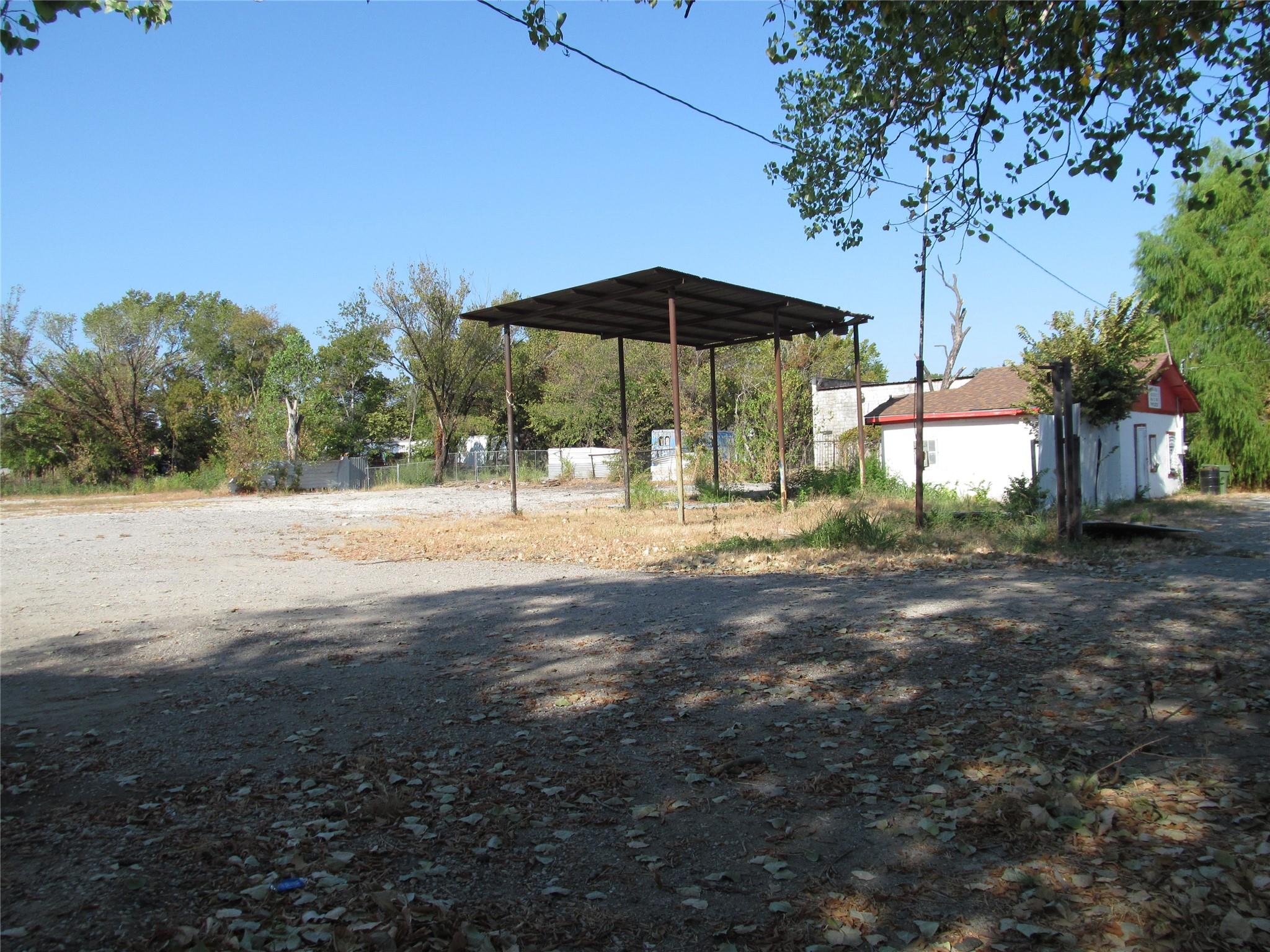 main property photo 4