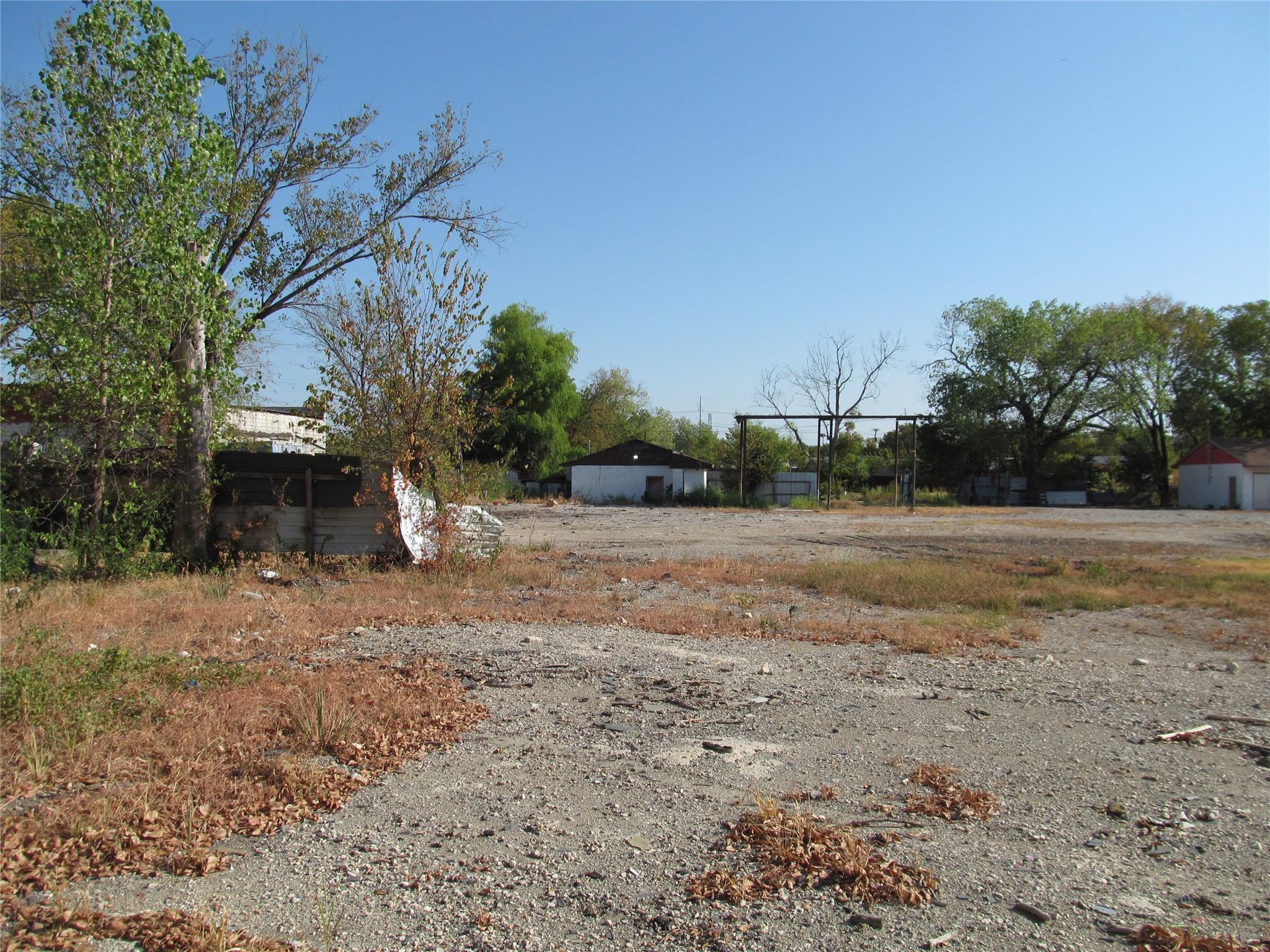 main property photo 8
