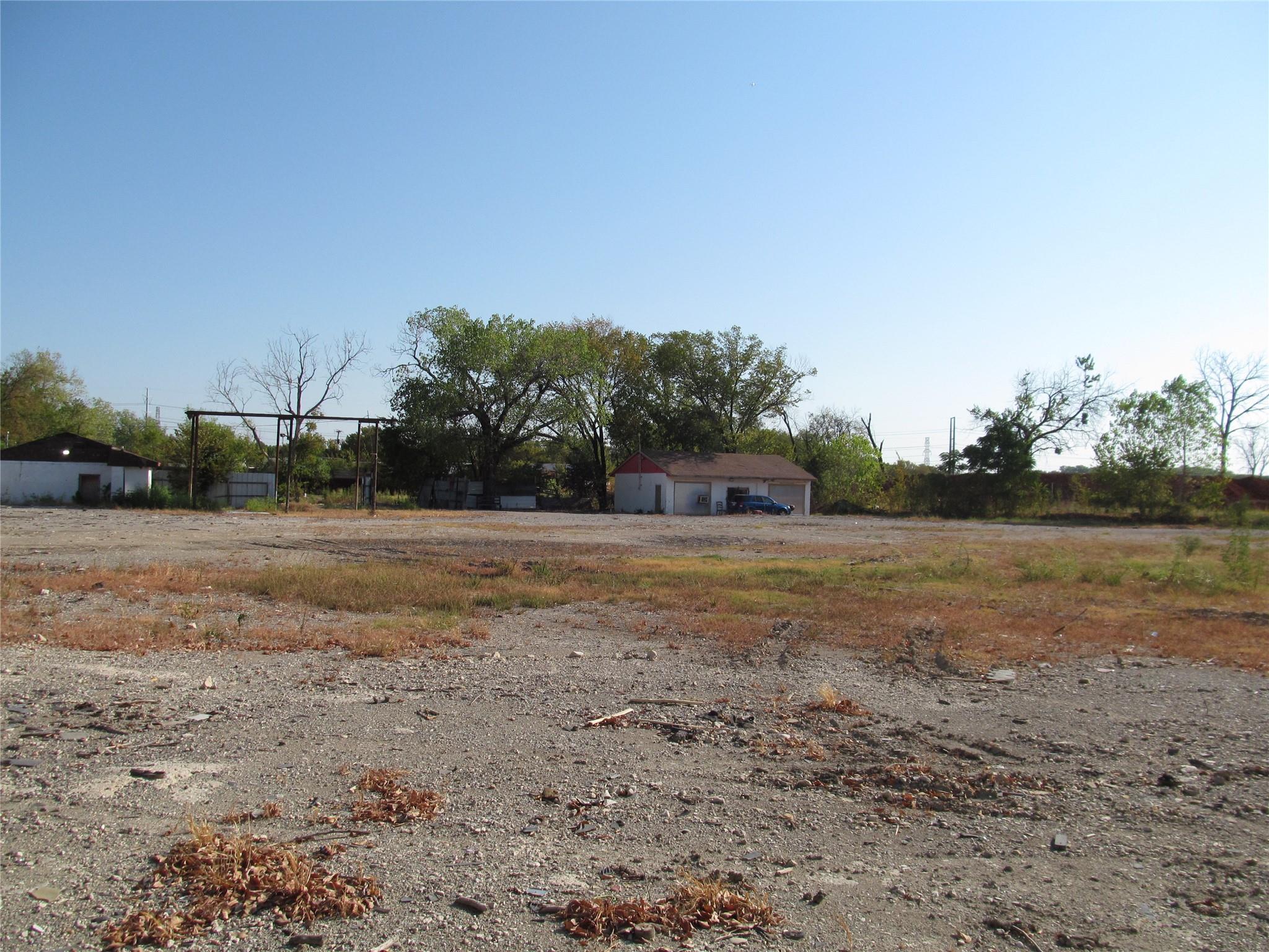 main property photo 9