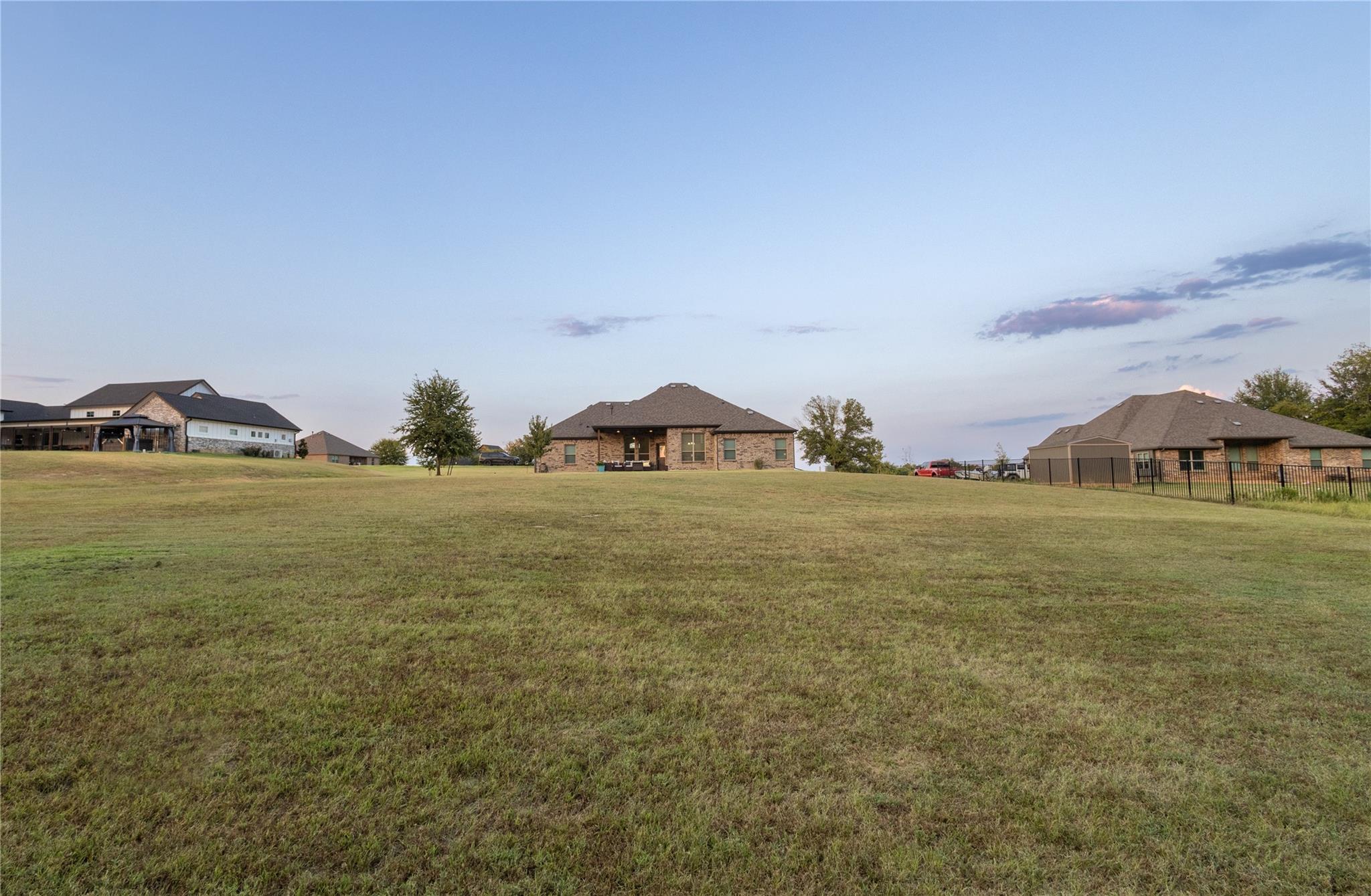 main property photo 23