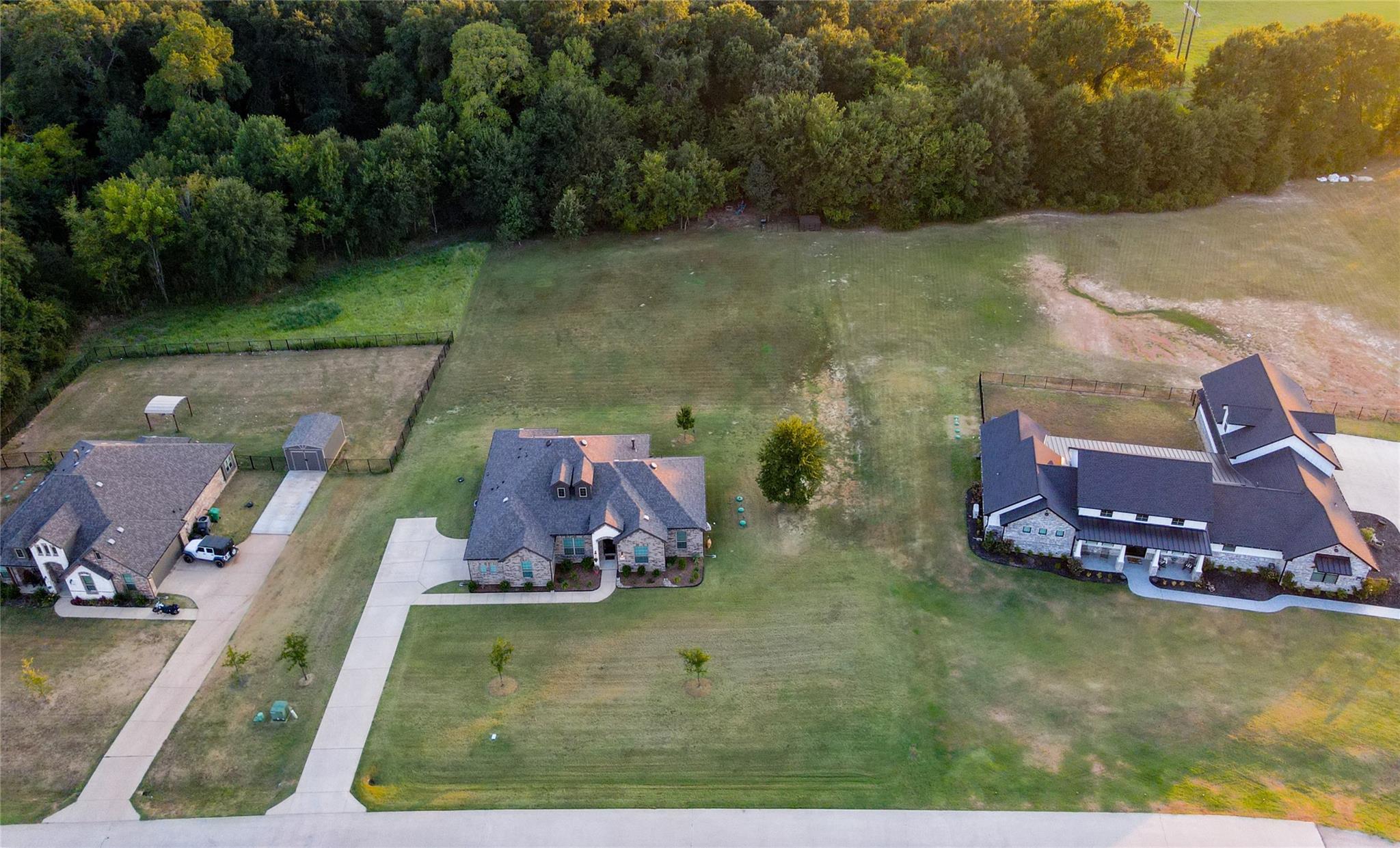 main property photo 25
