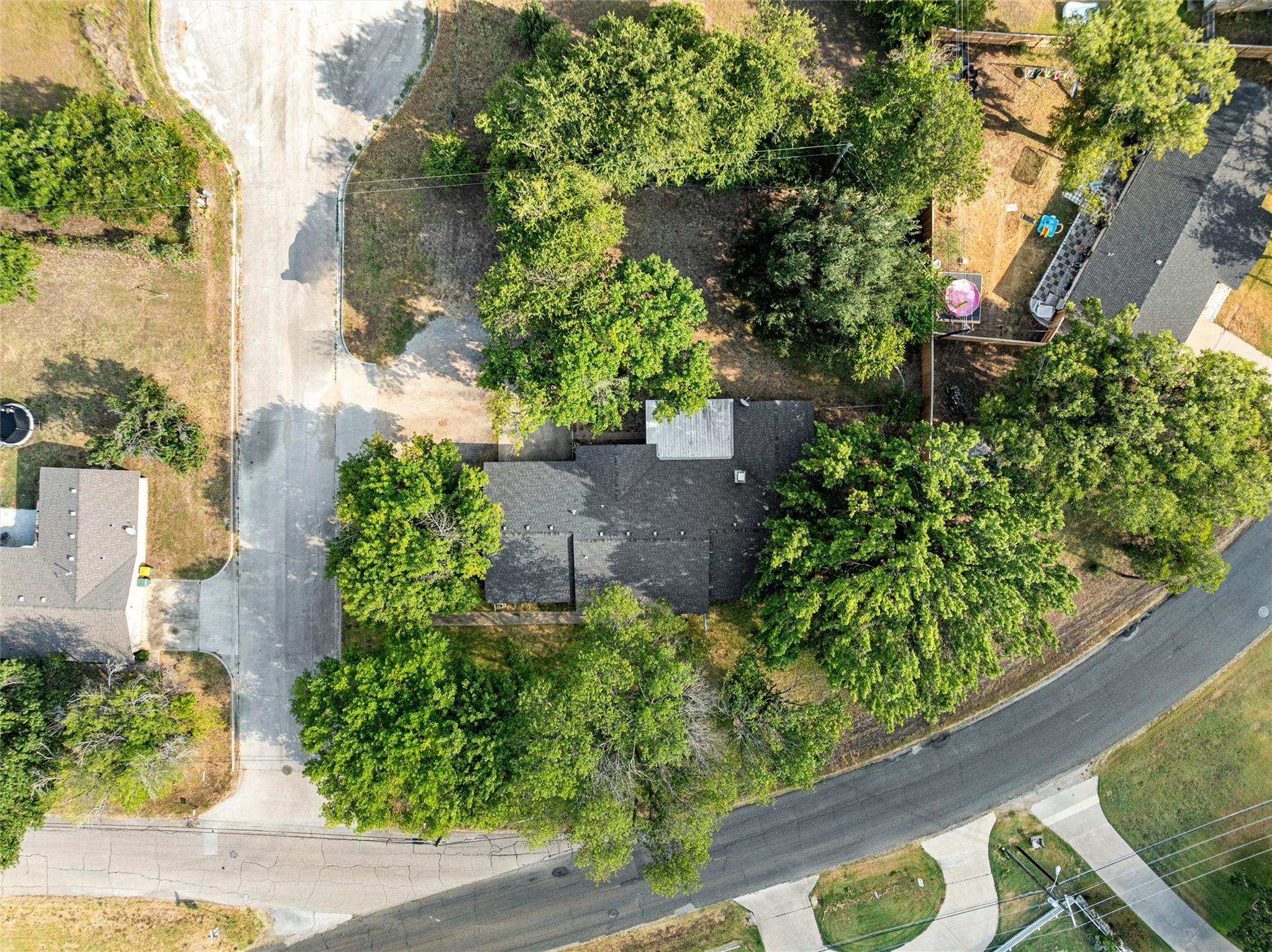 main property photo 35
