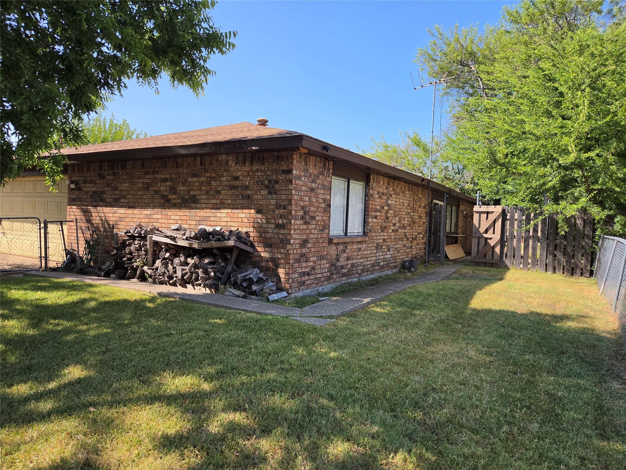 main property photo 20