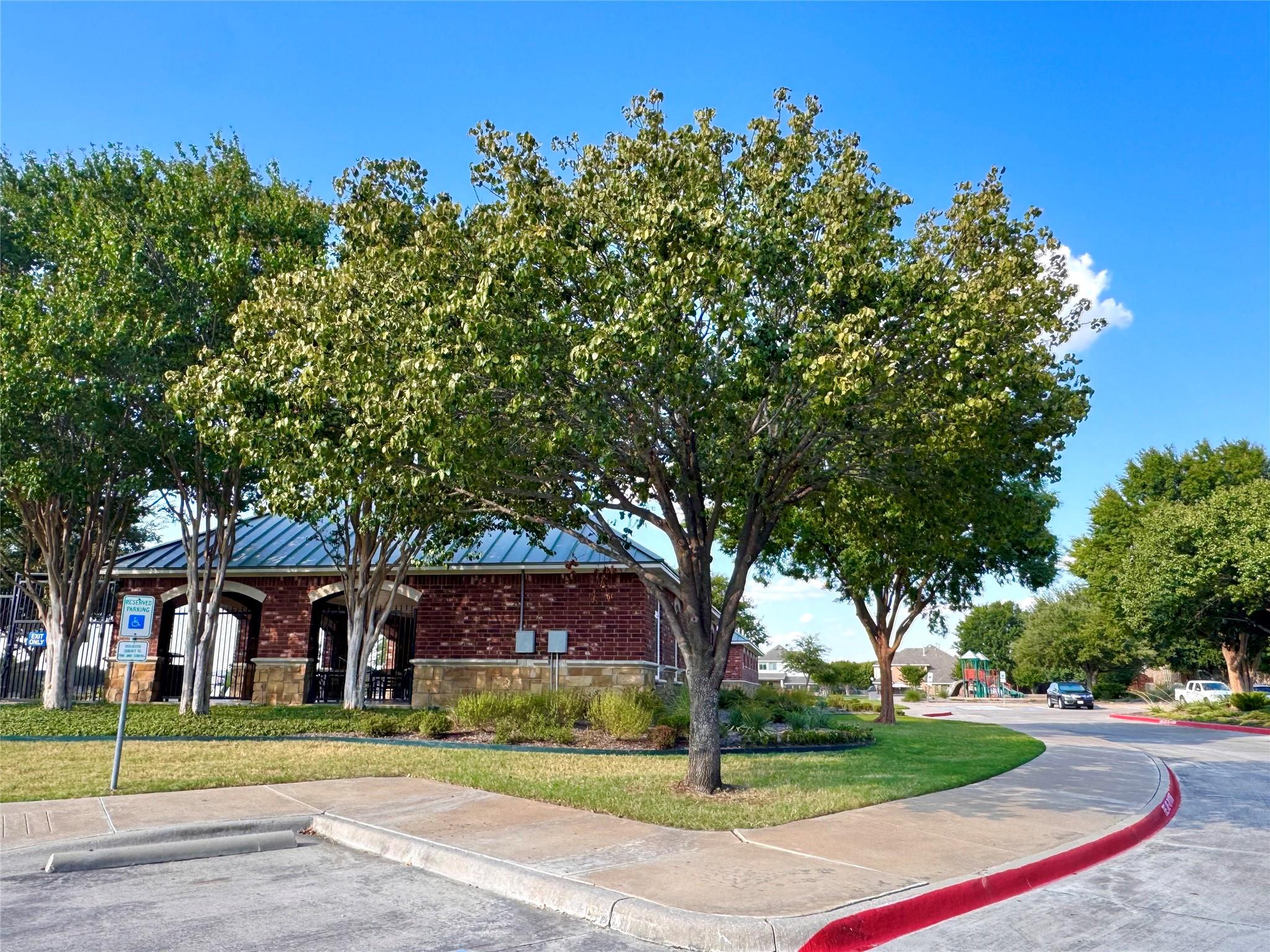 main property photo 31