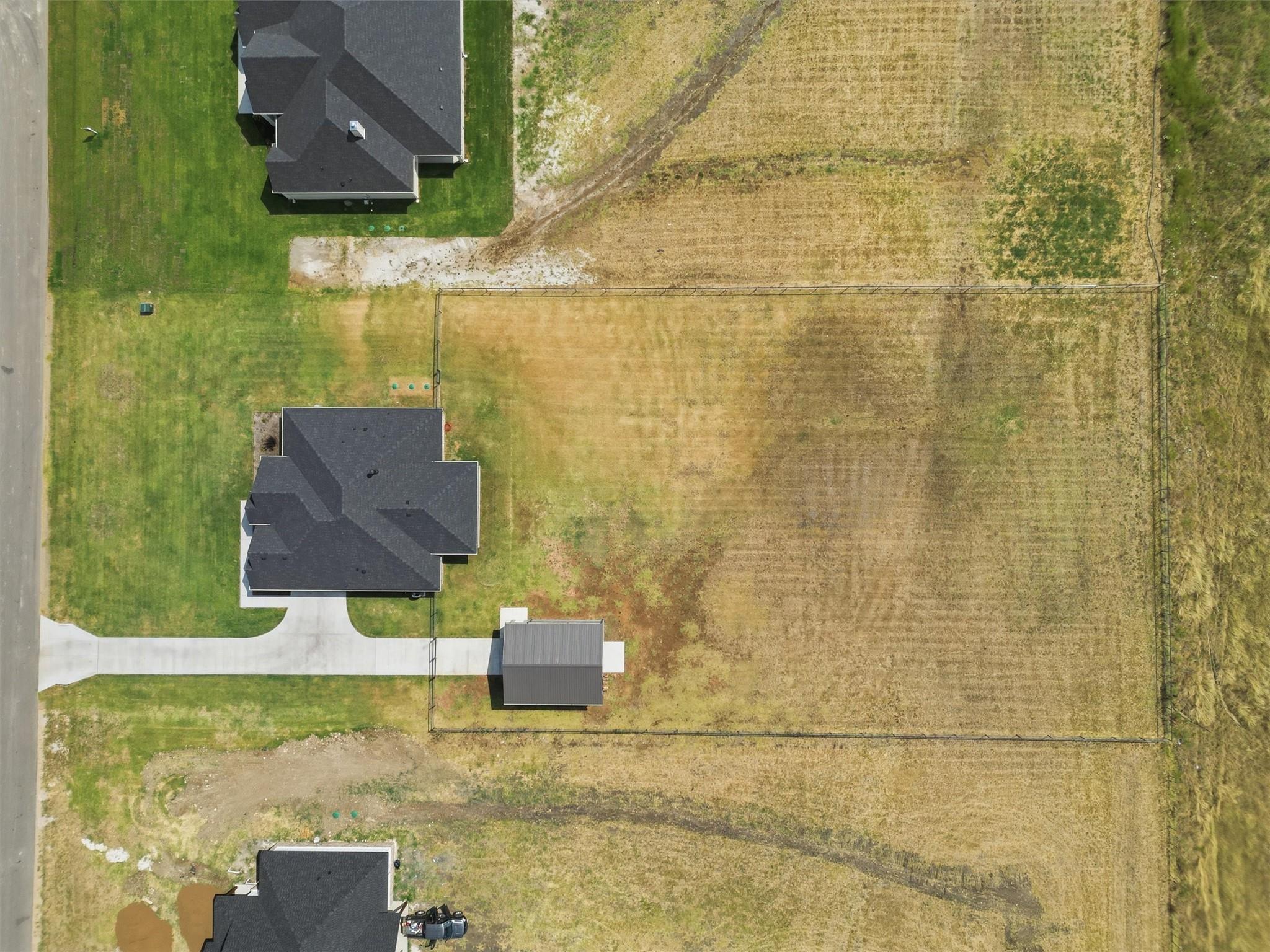 main property photo 33