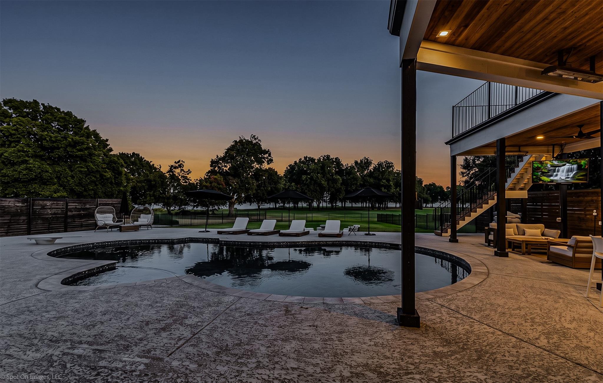 main property photo 31