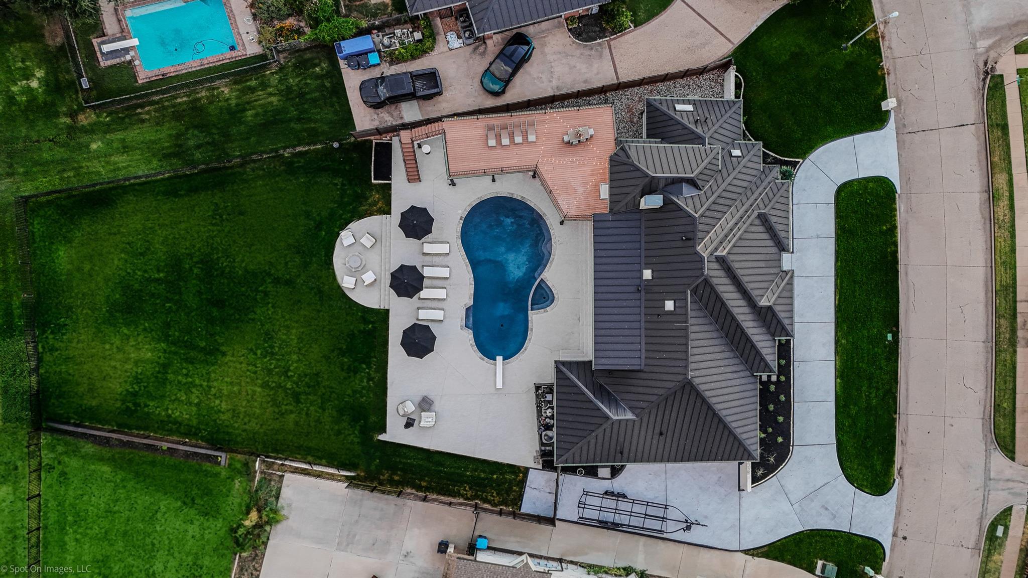 main property photo 38