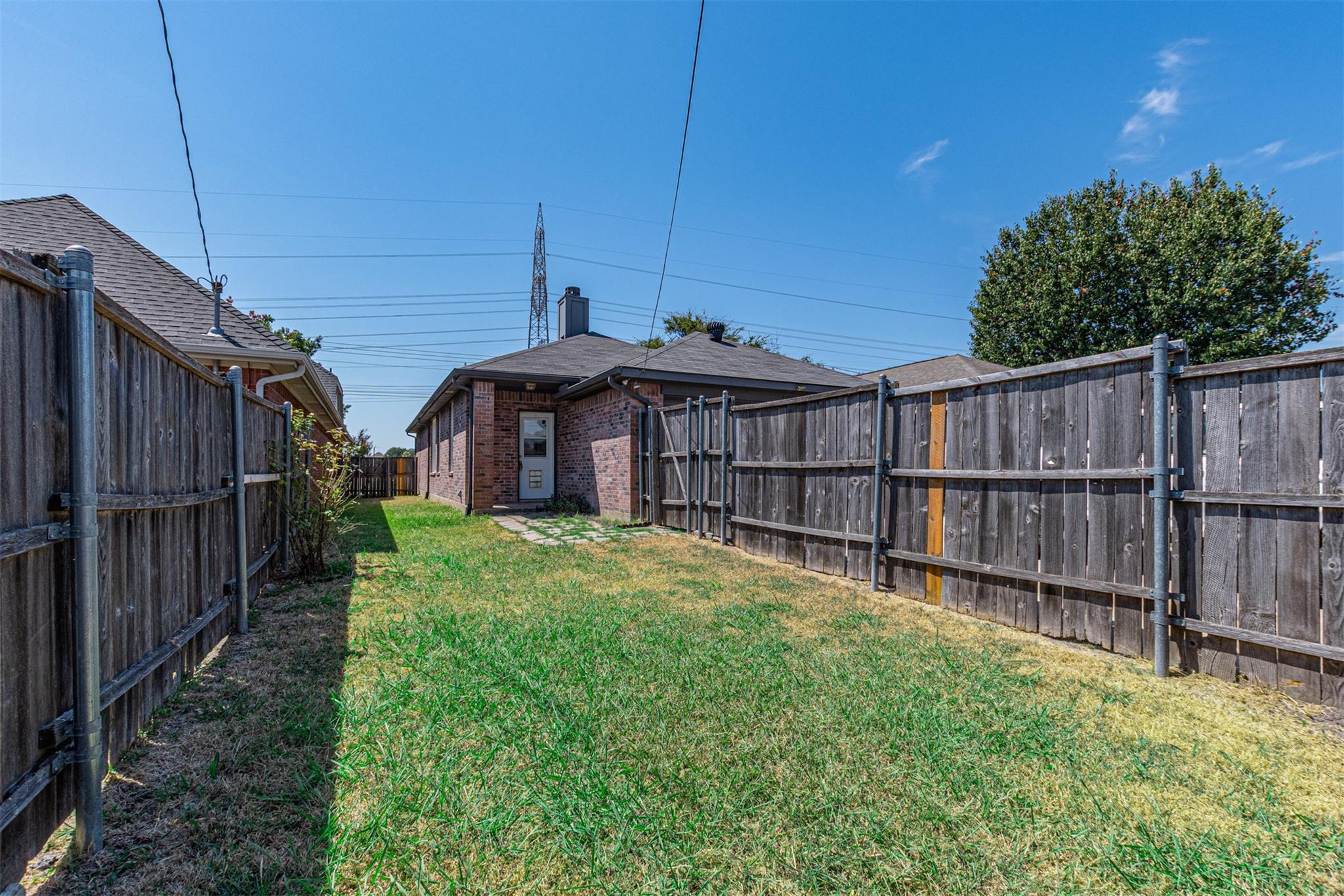 main property photo 19