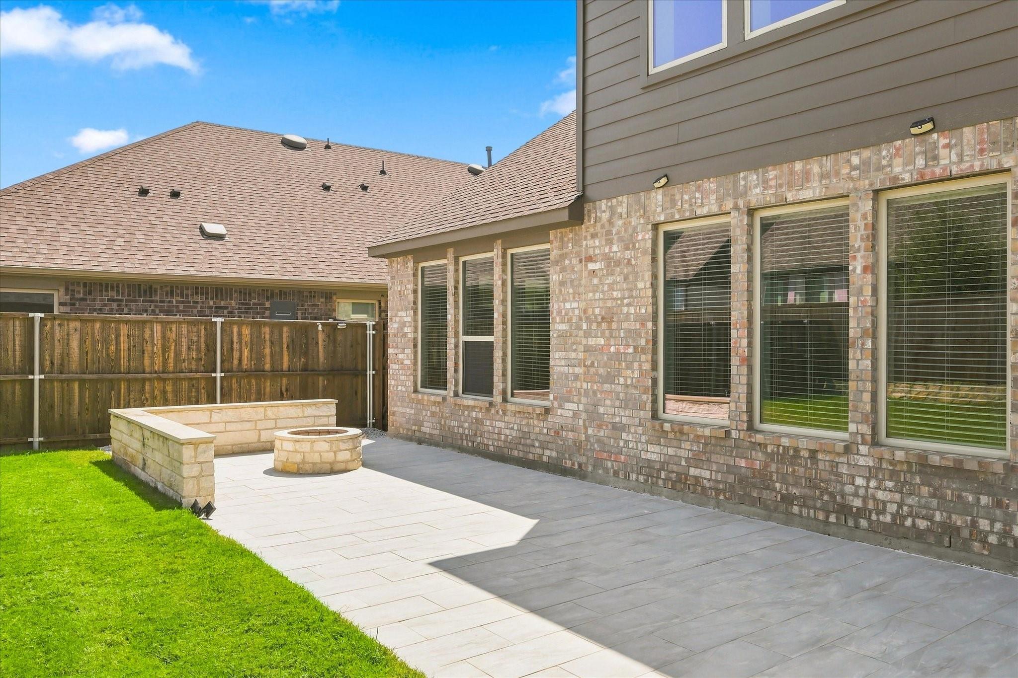 main property photo 11