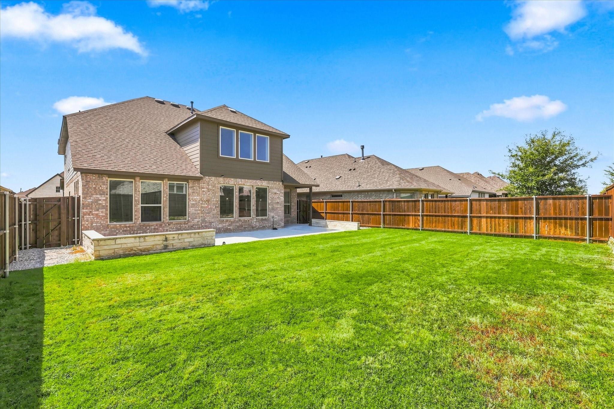 main property photo 13