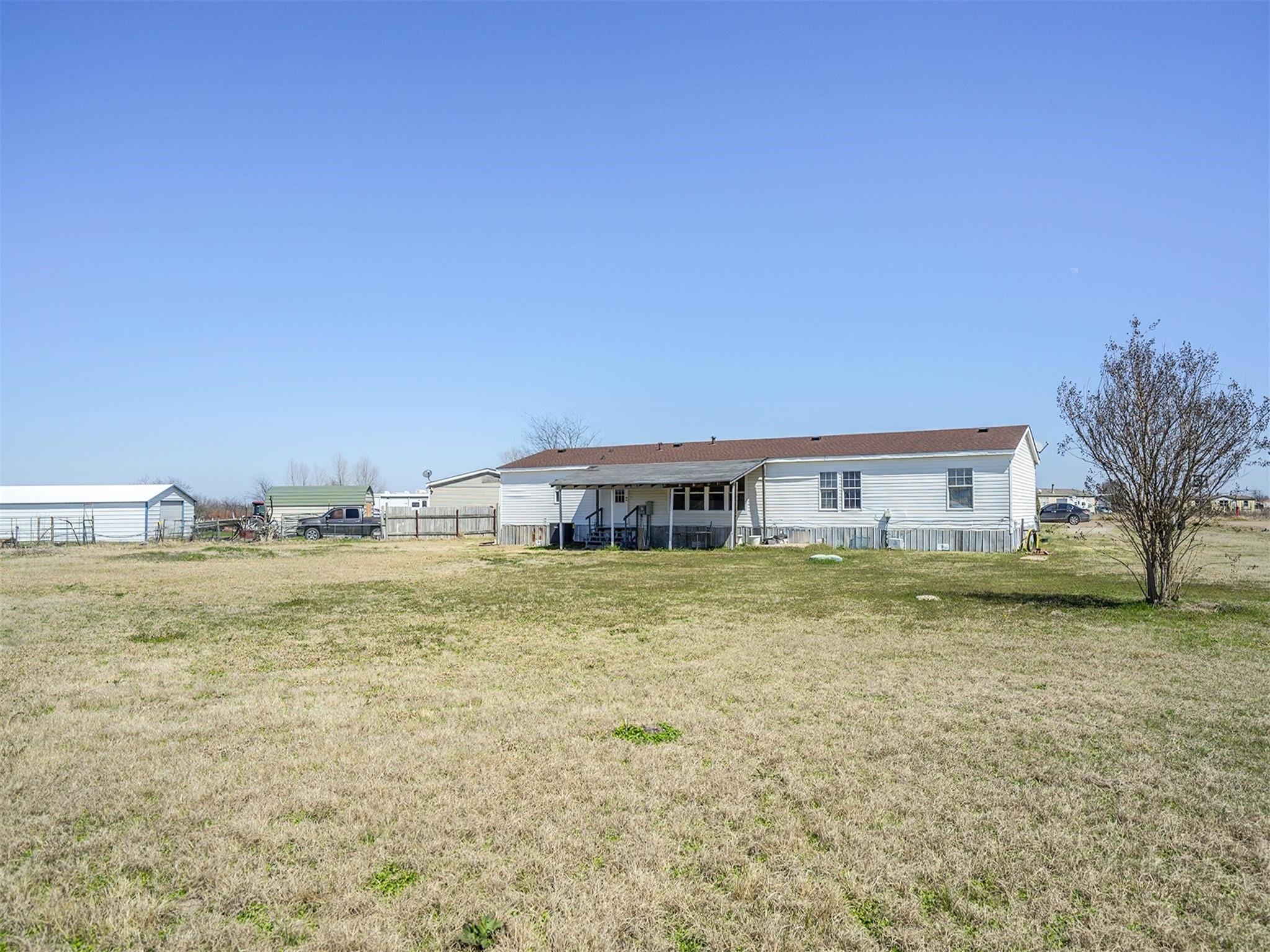 main property photo 16