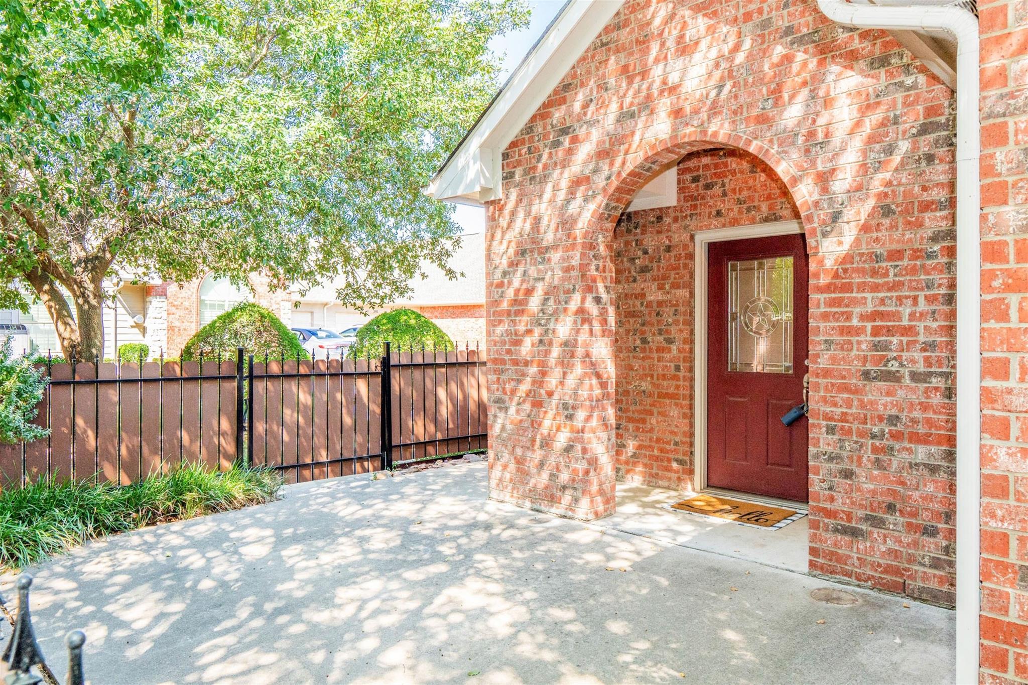 main property photo 30