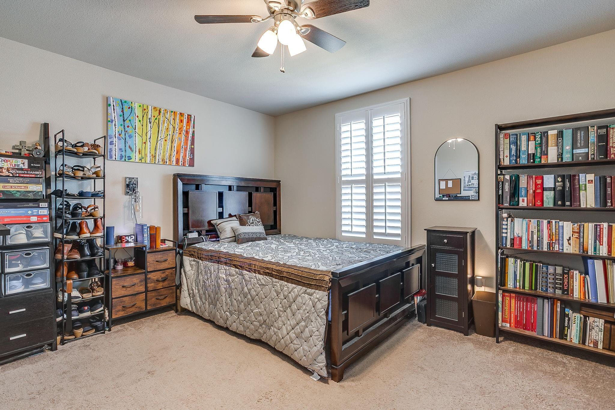 main property photo 30