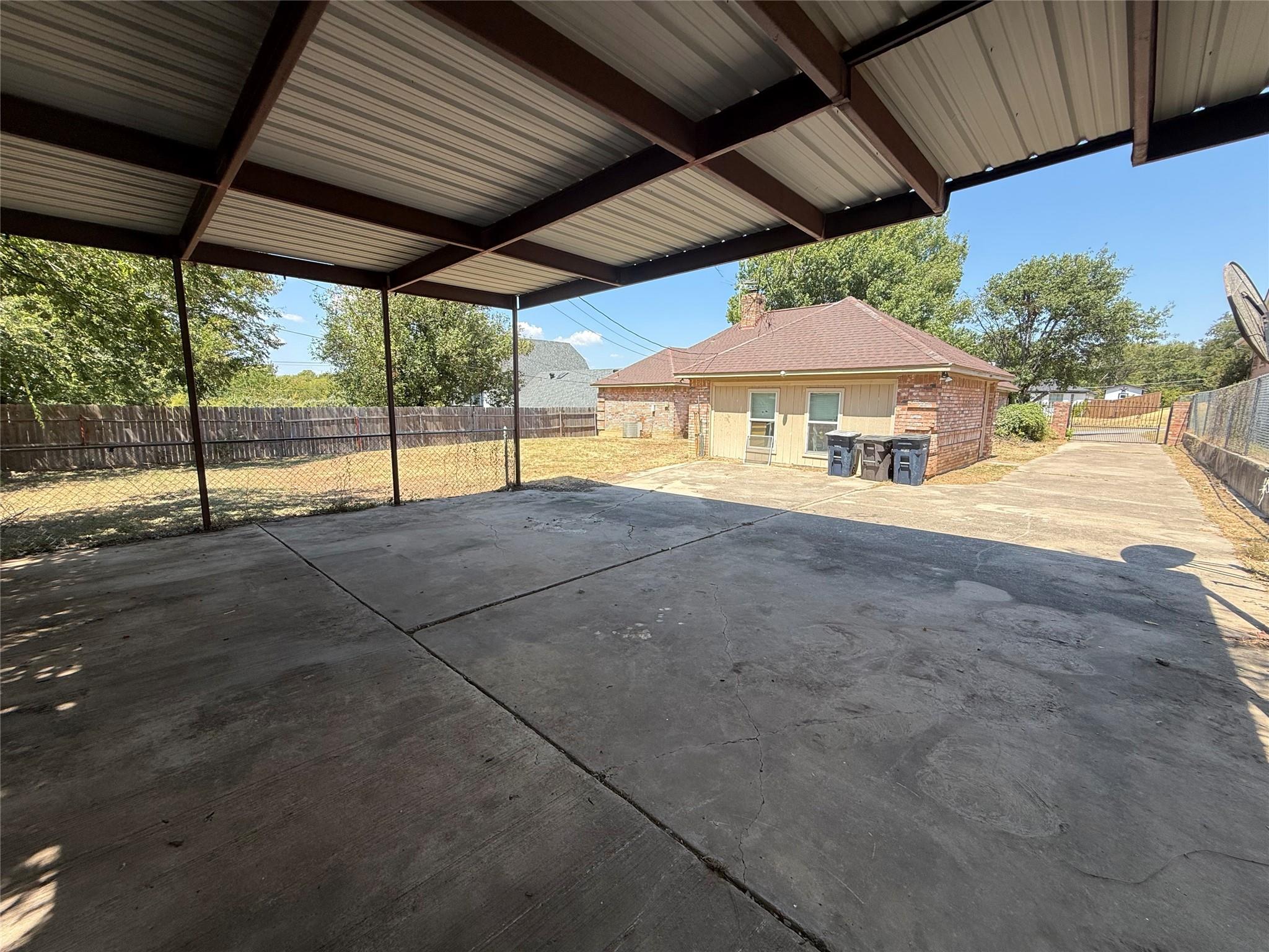 main property photo 14