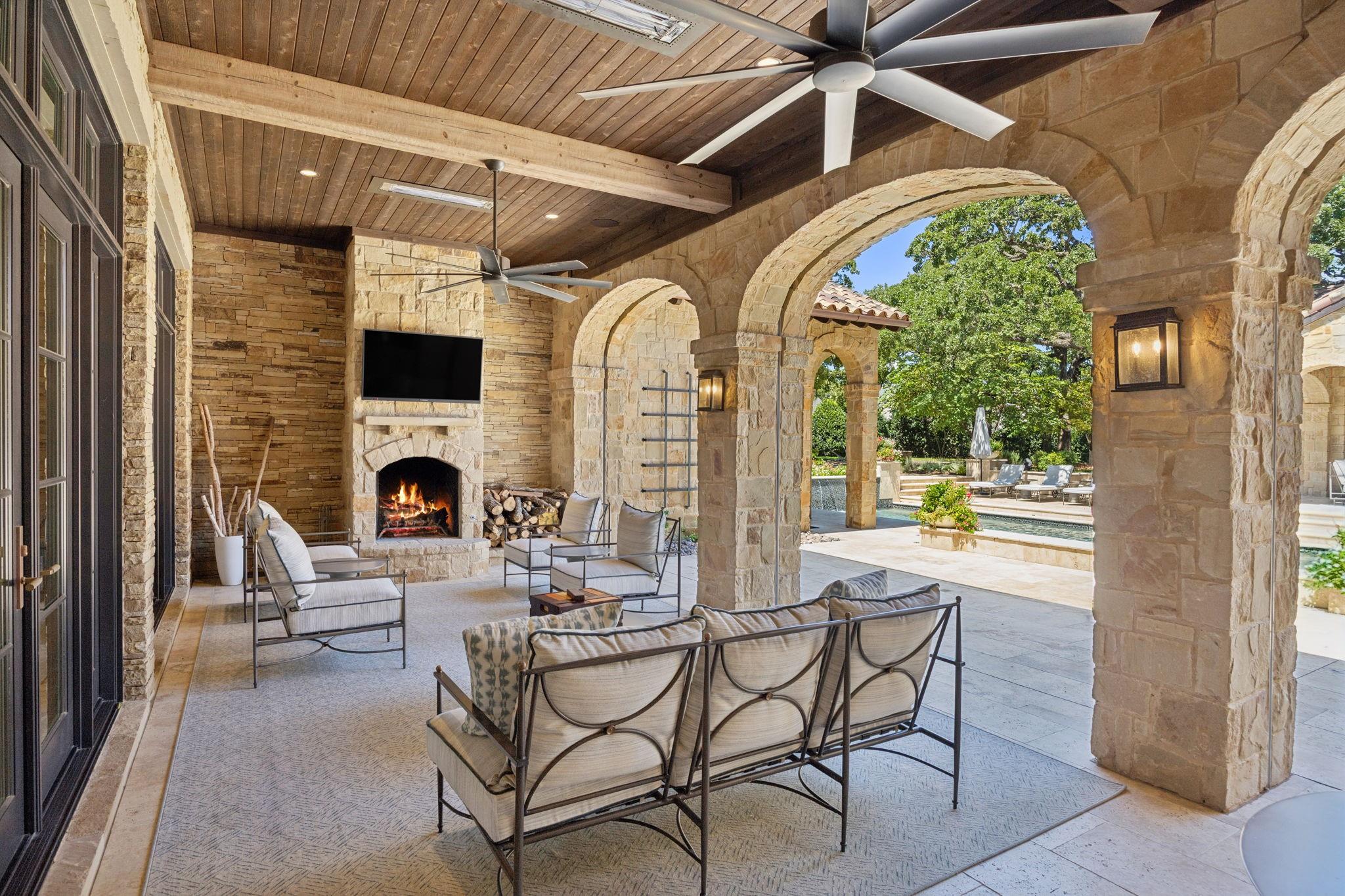 main property photo 25