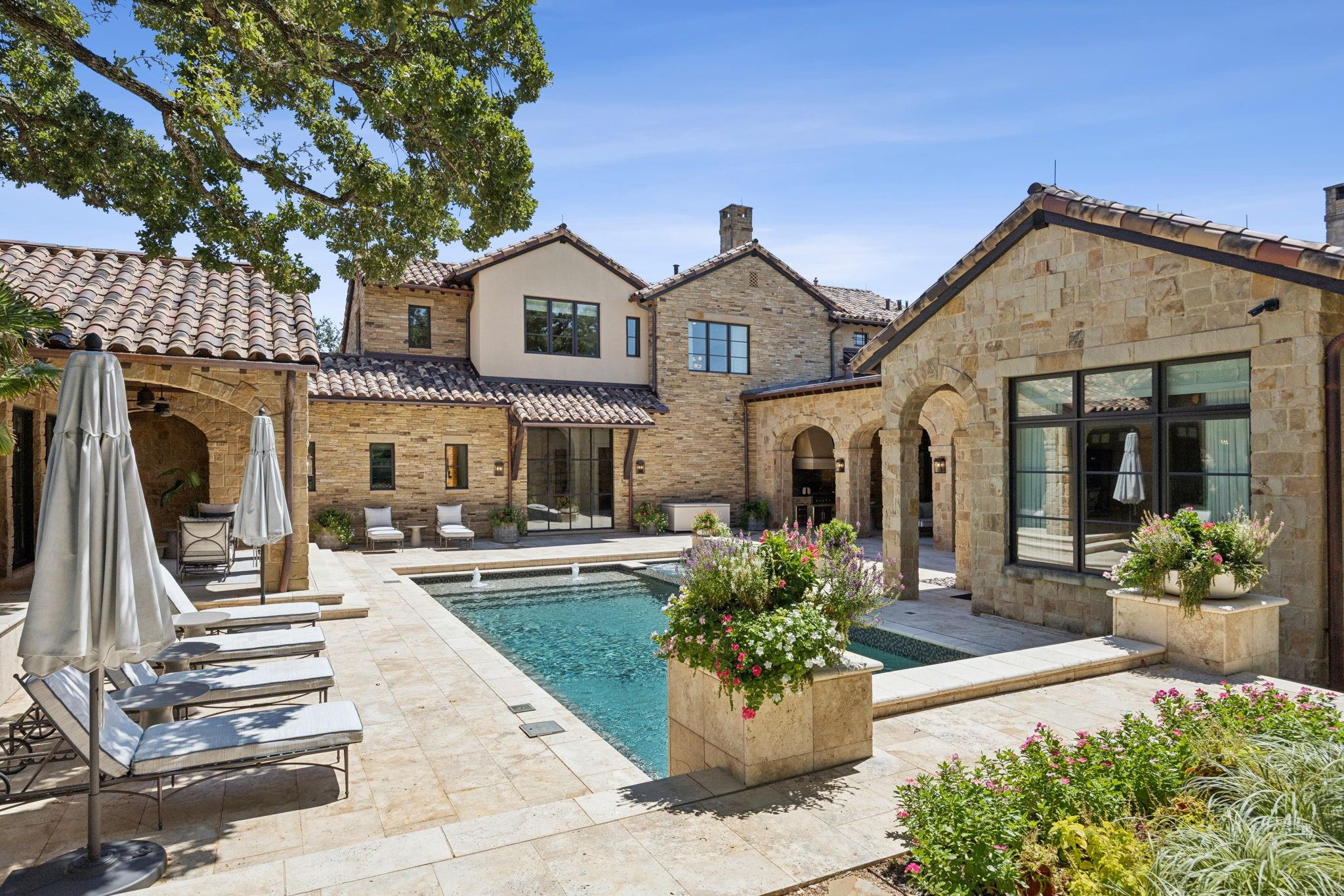 main property photo 29
