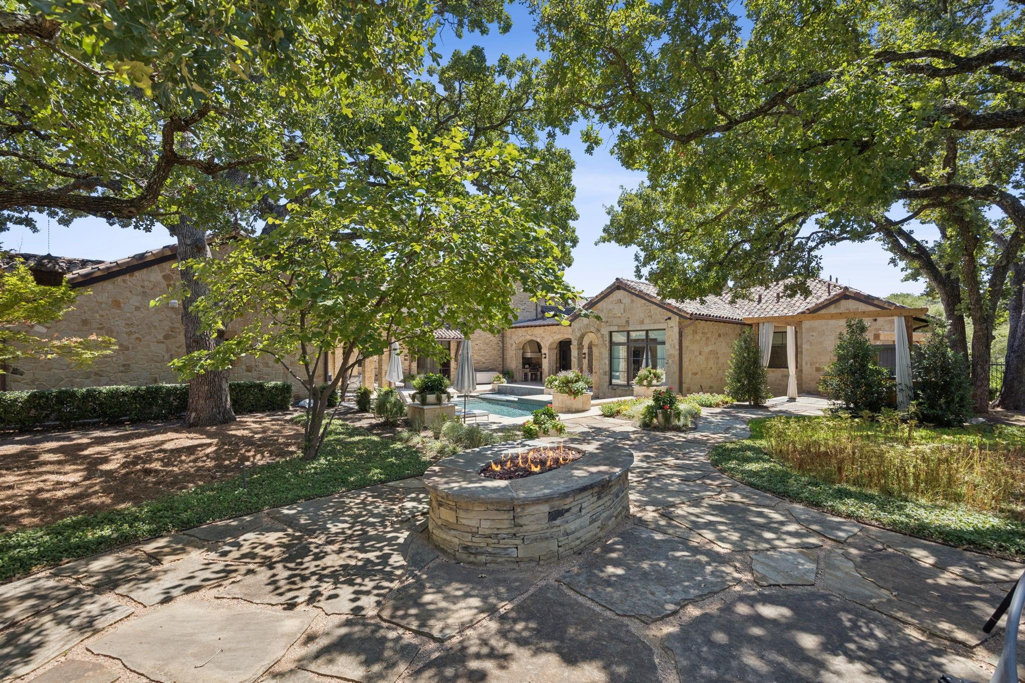 main property photo 33