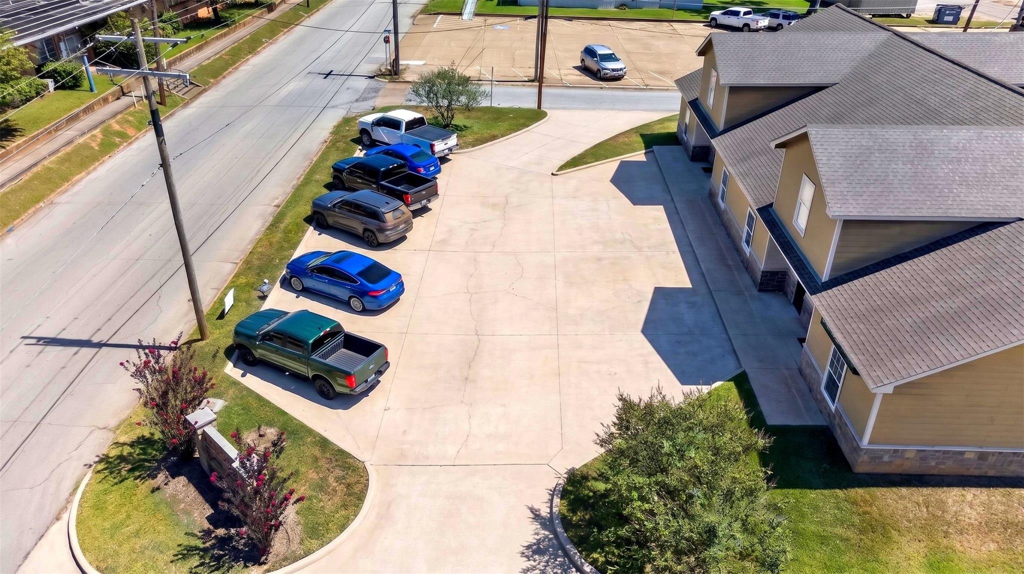 main property photo 13