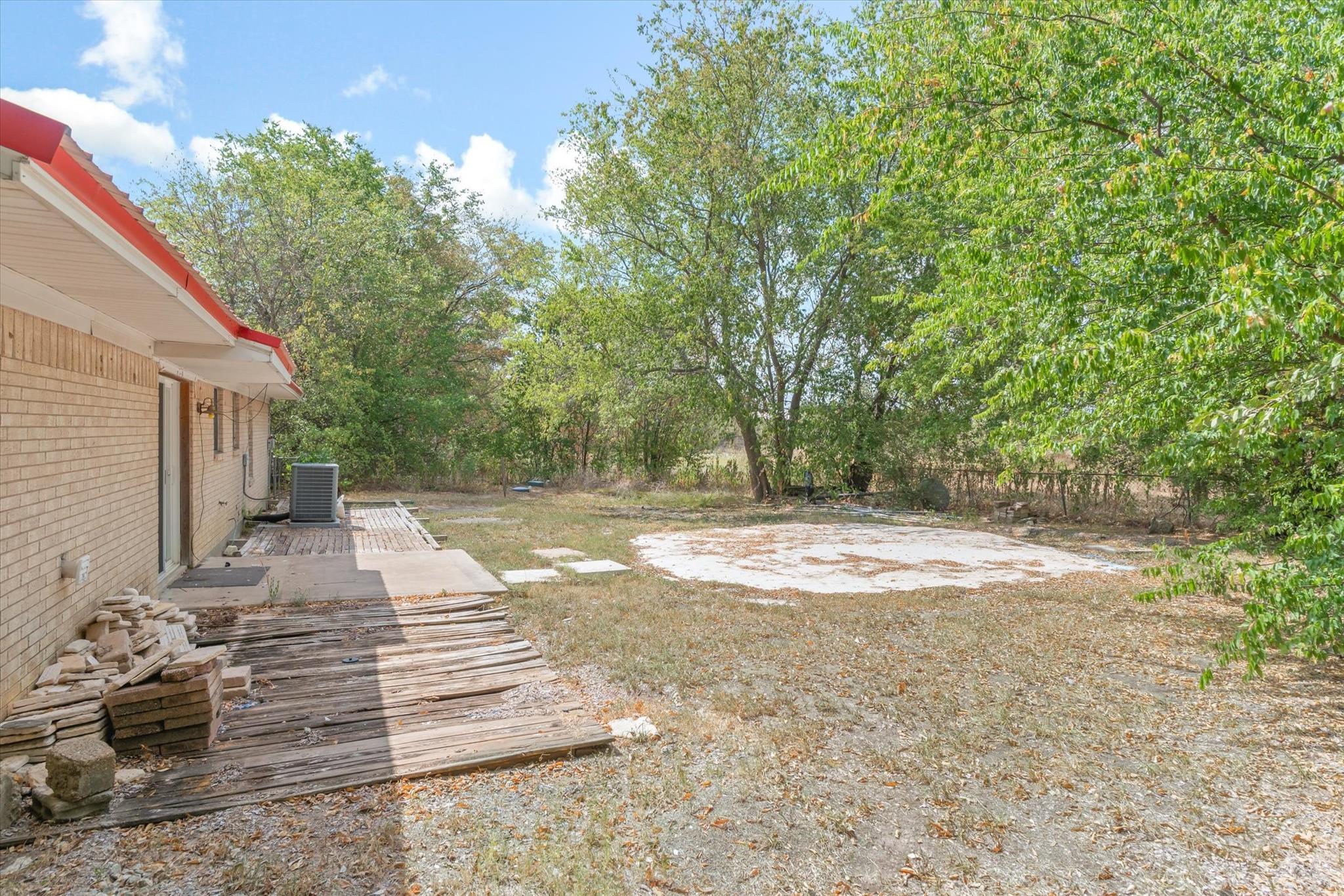 main property photo 16