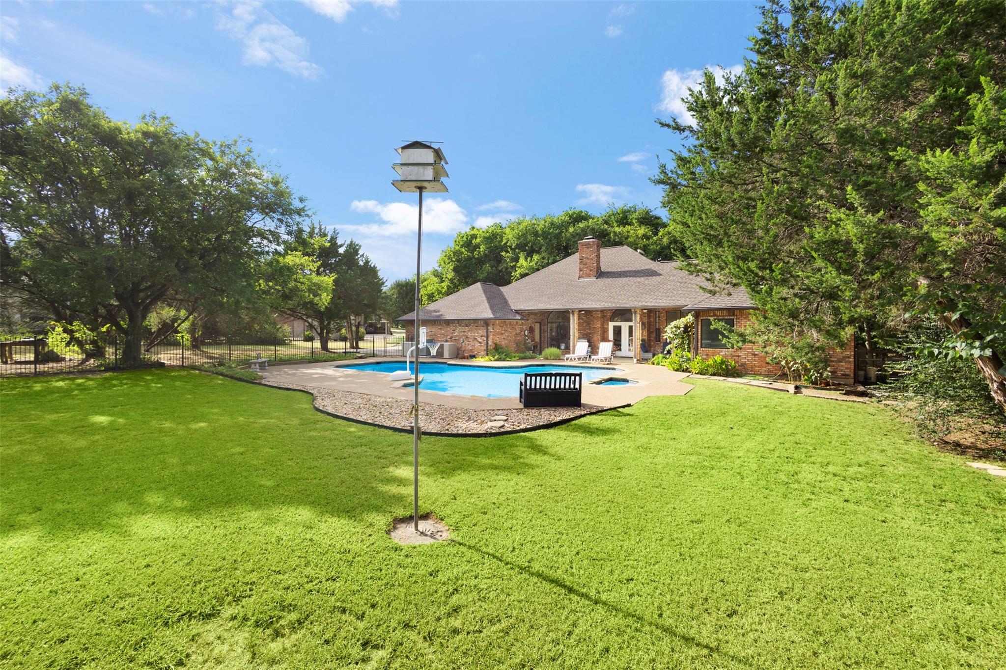 main property photo 32