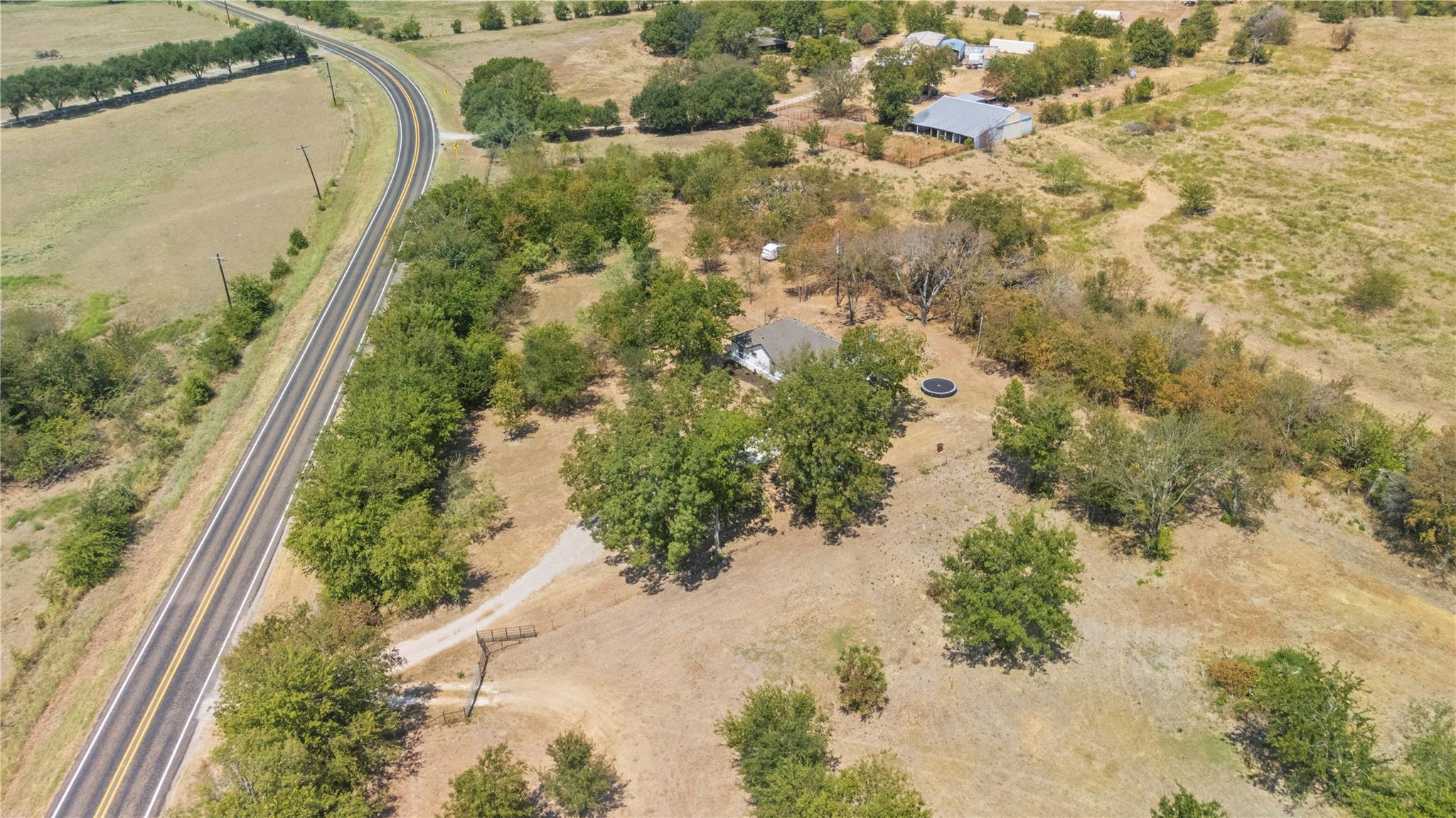 main property photo 34