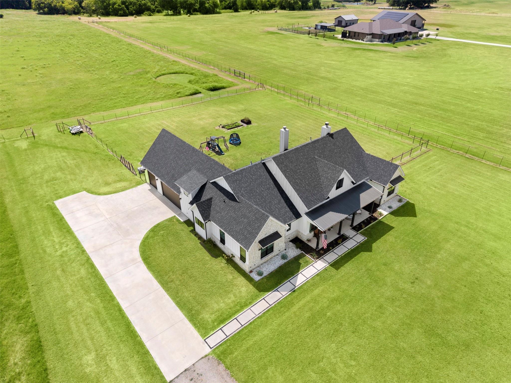 main property photo 35