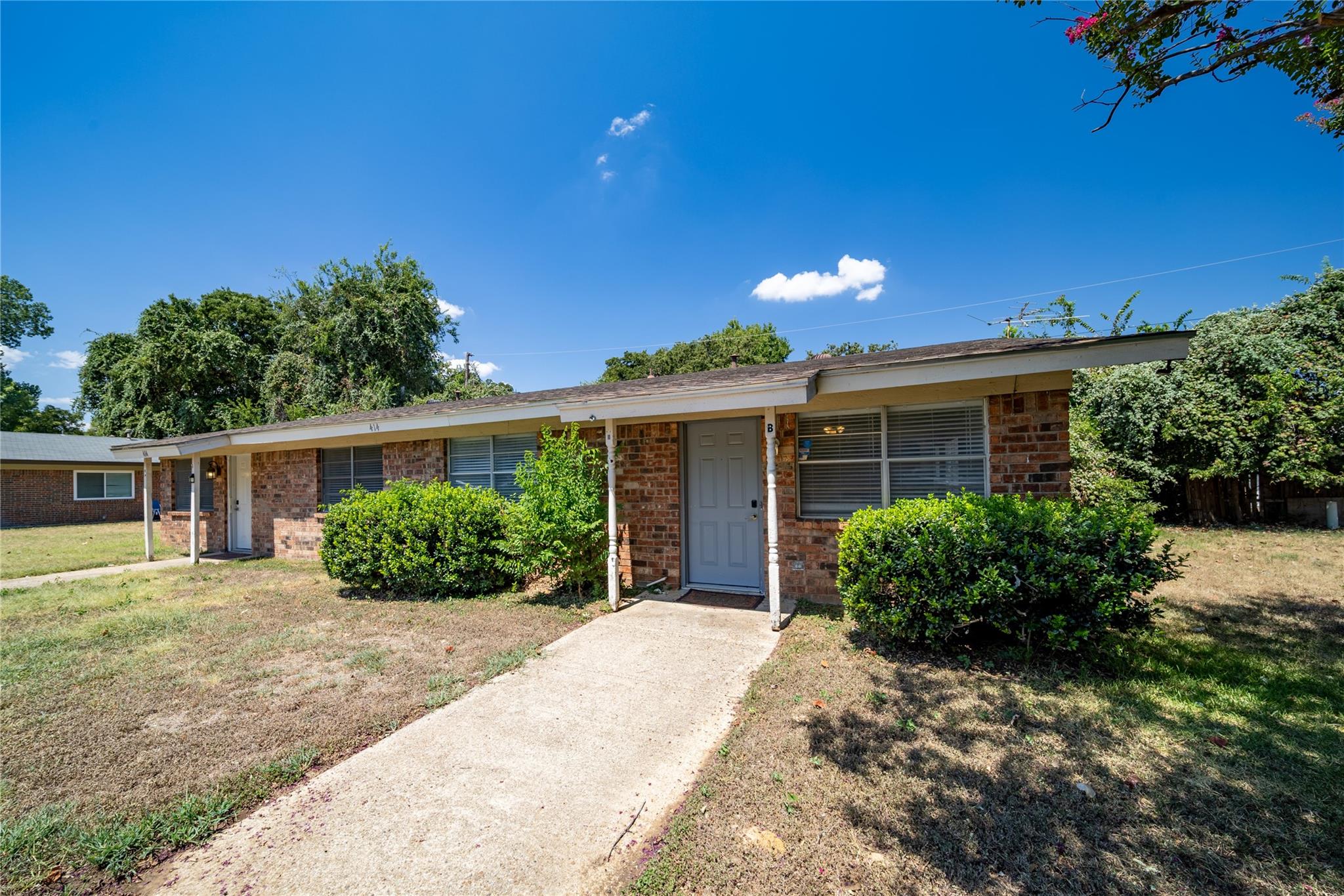 main property photo 10