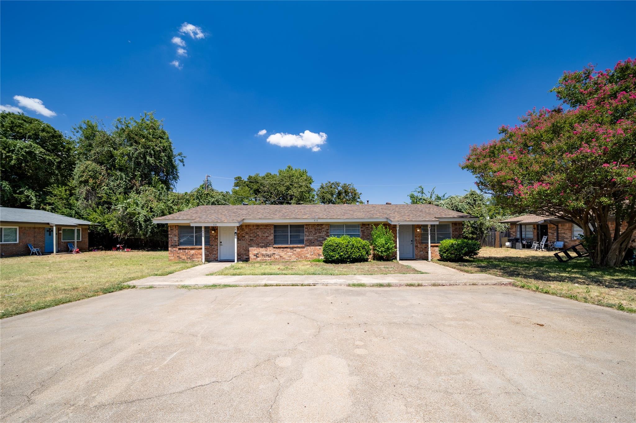 main property photo 9