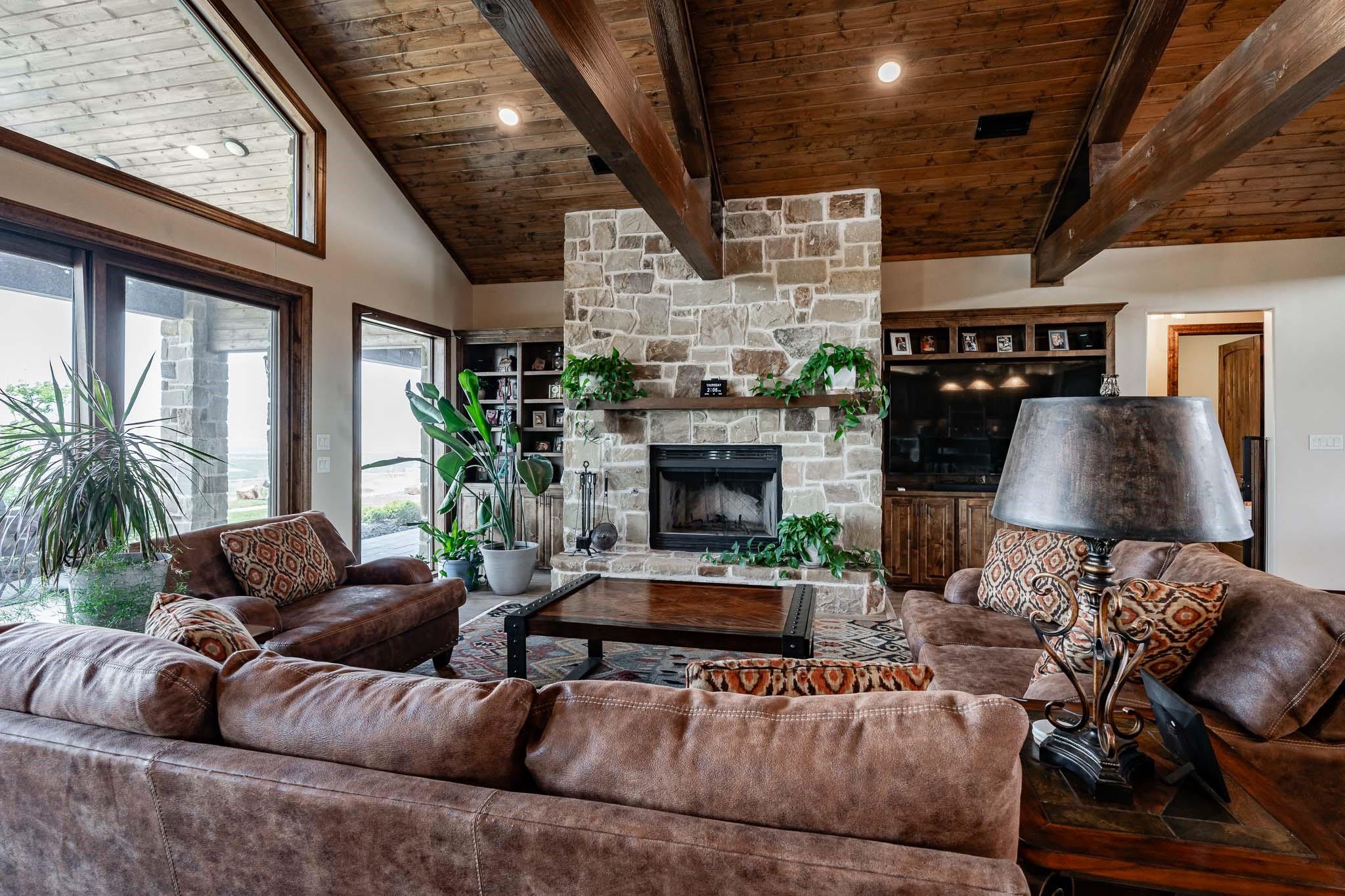 main property photo 11