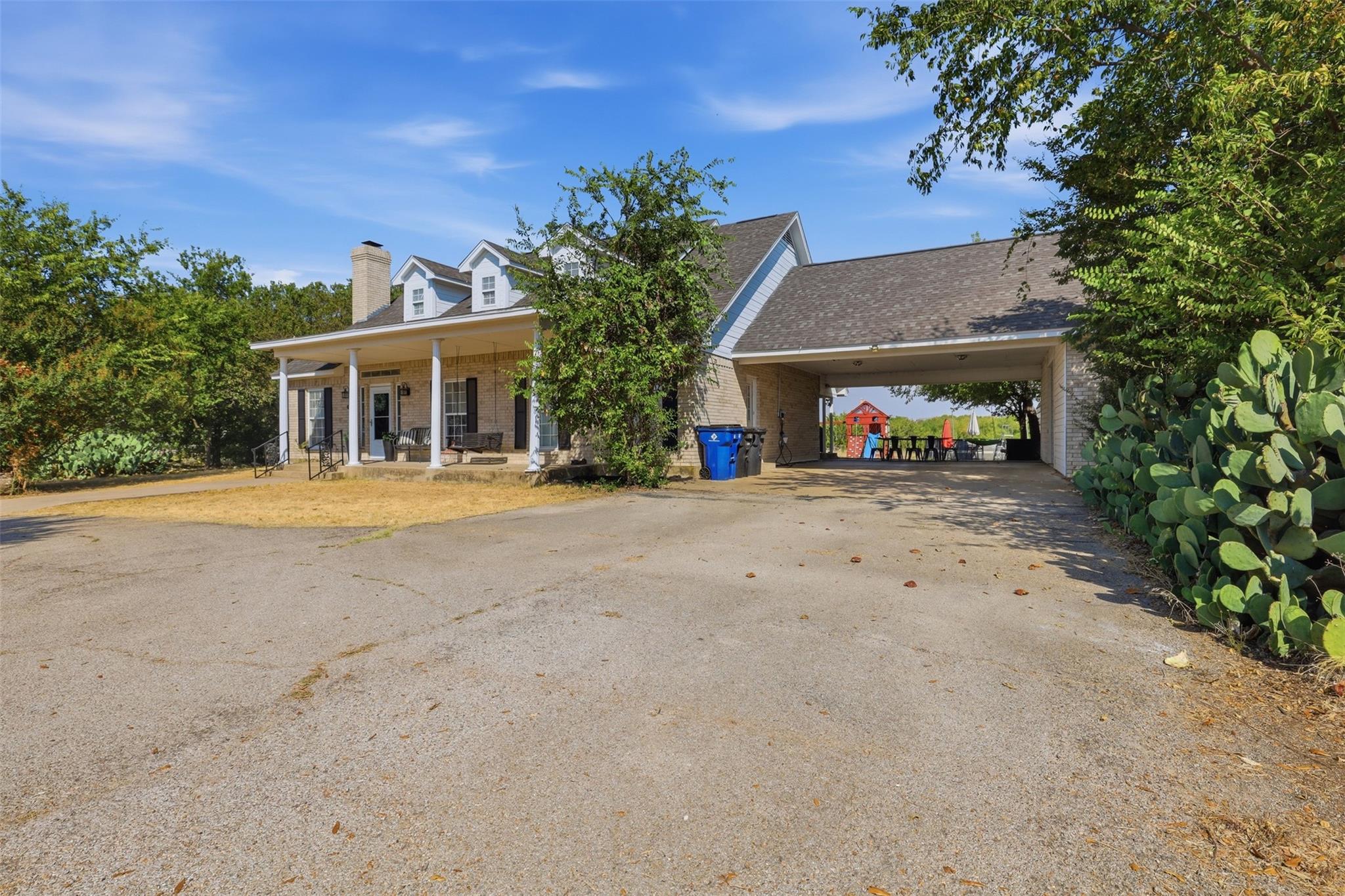main property photo 6
