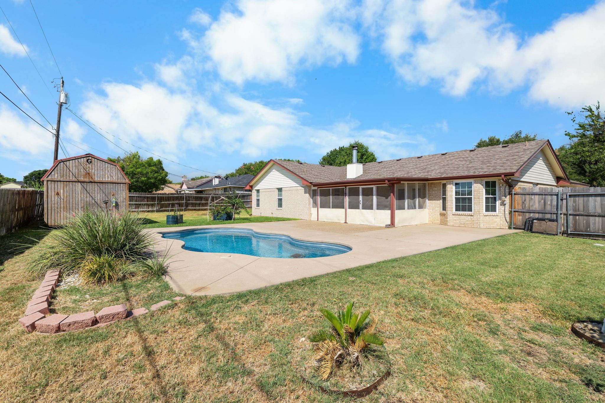 main property photo 33