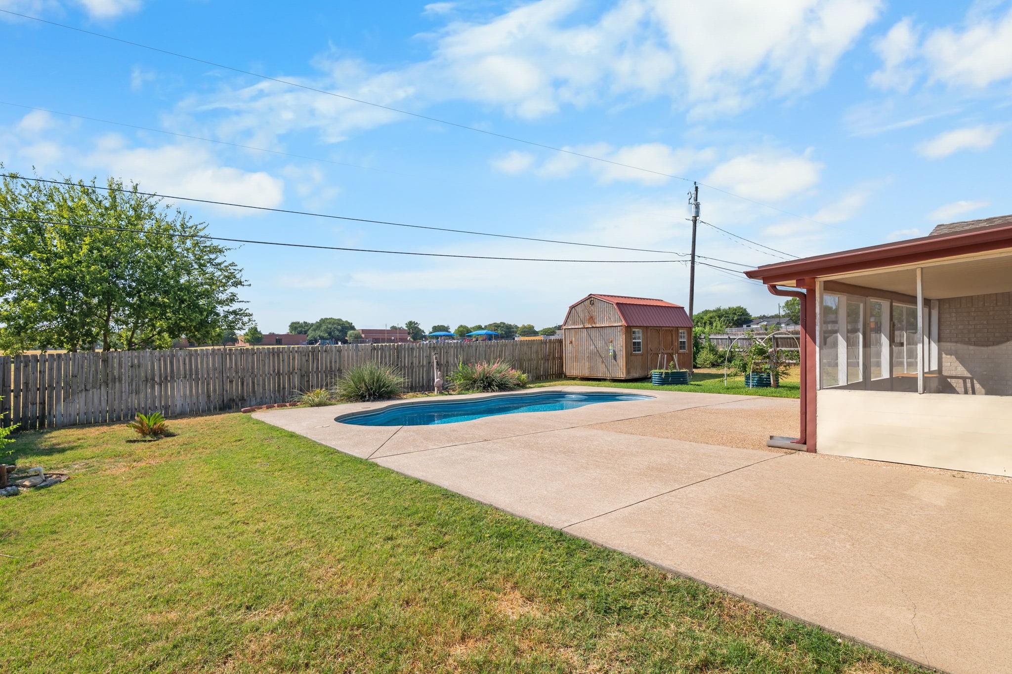 main property photo 35