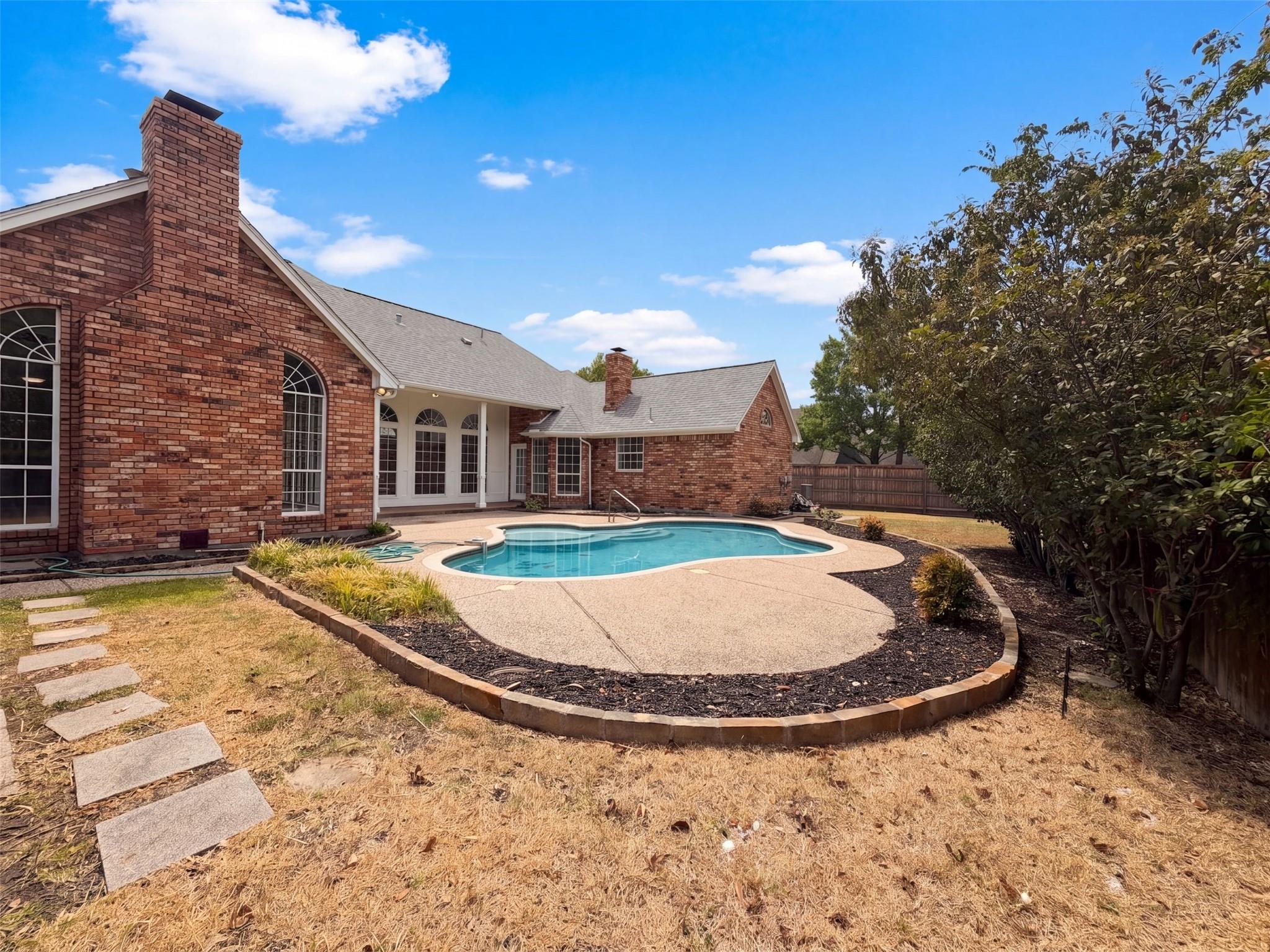 main property photo 4