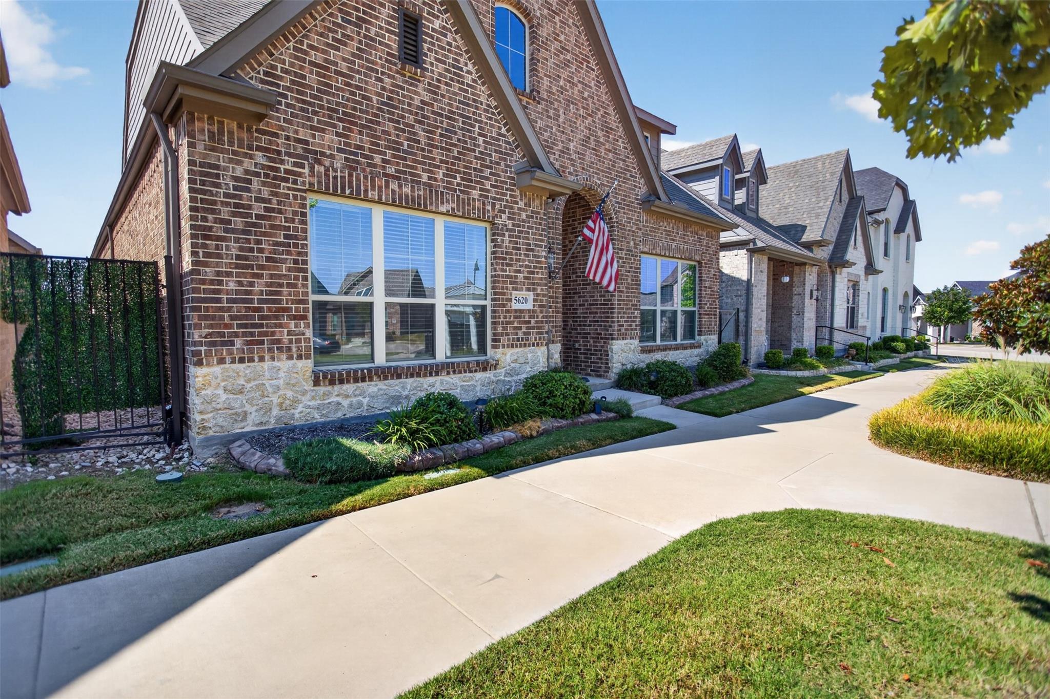 main property photo 28