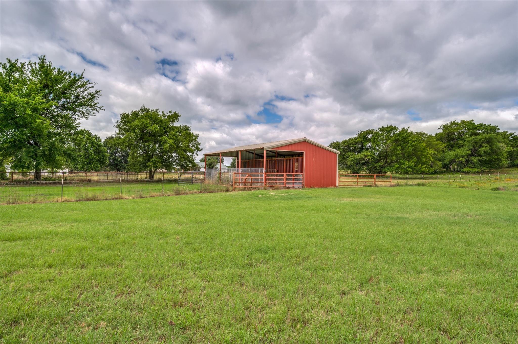 main property photo 32