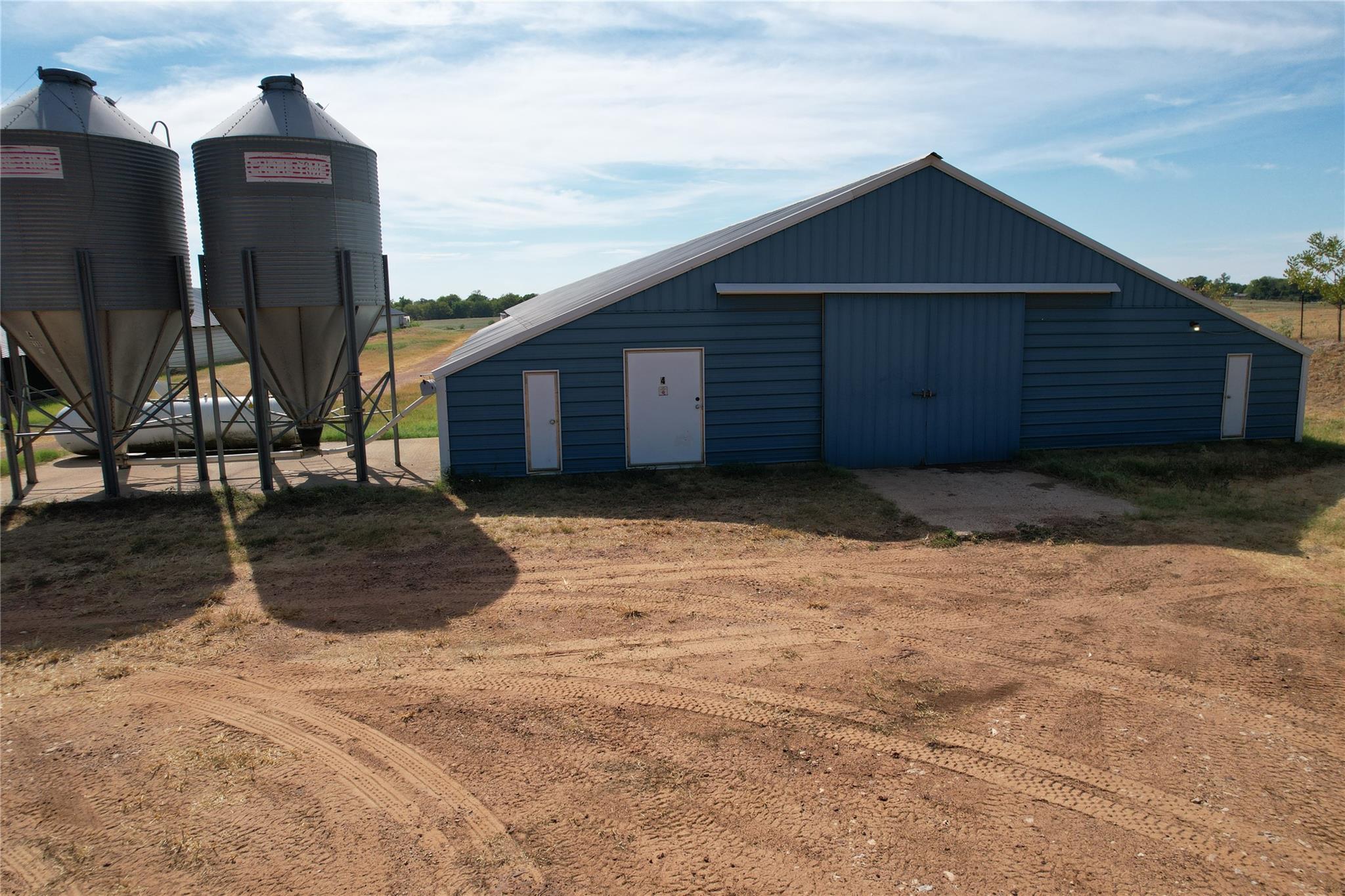main property photo 15