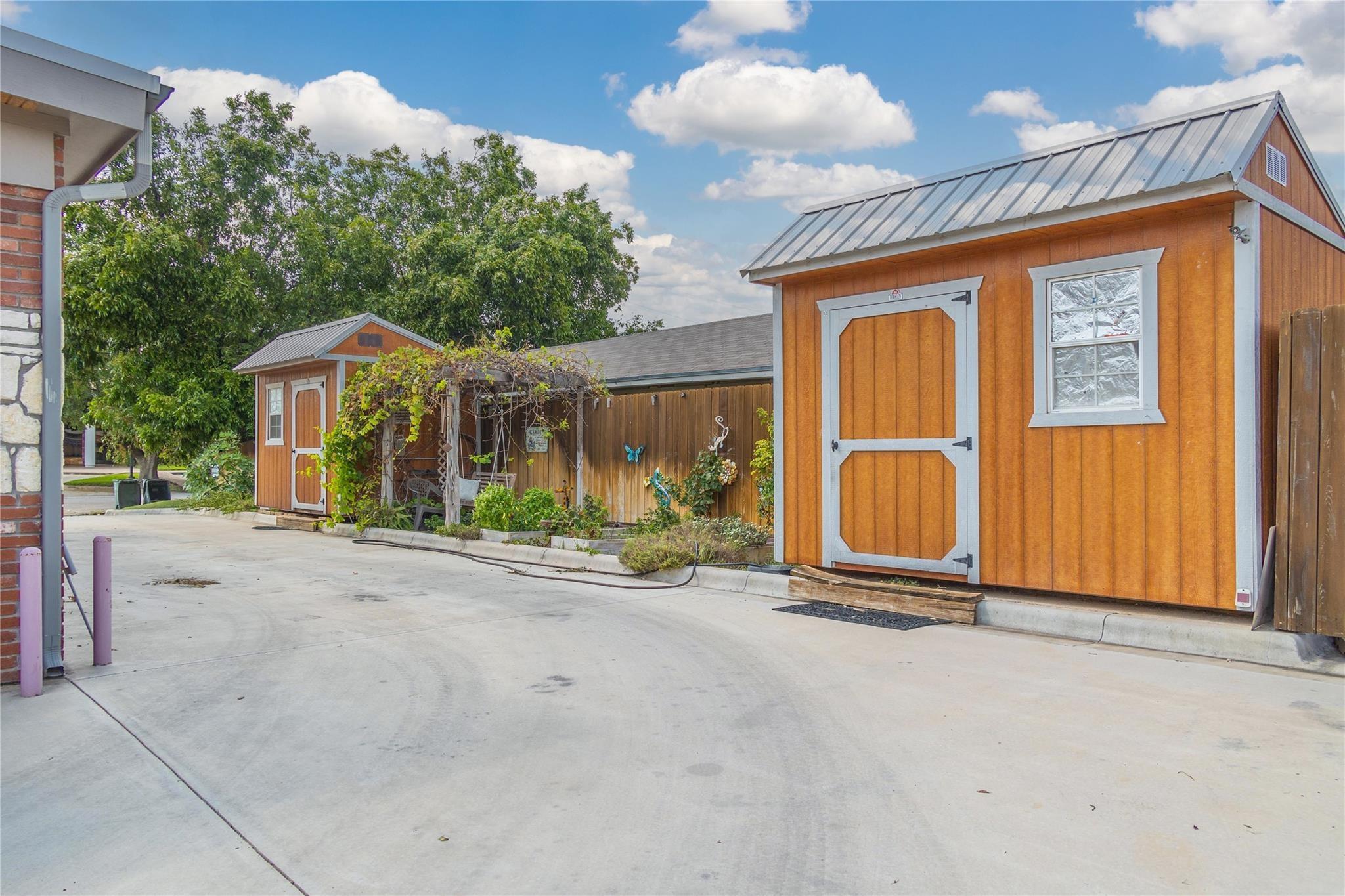 main property photo 10