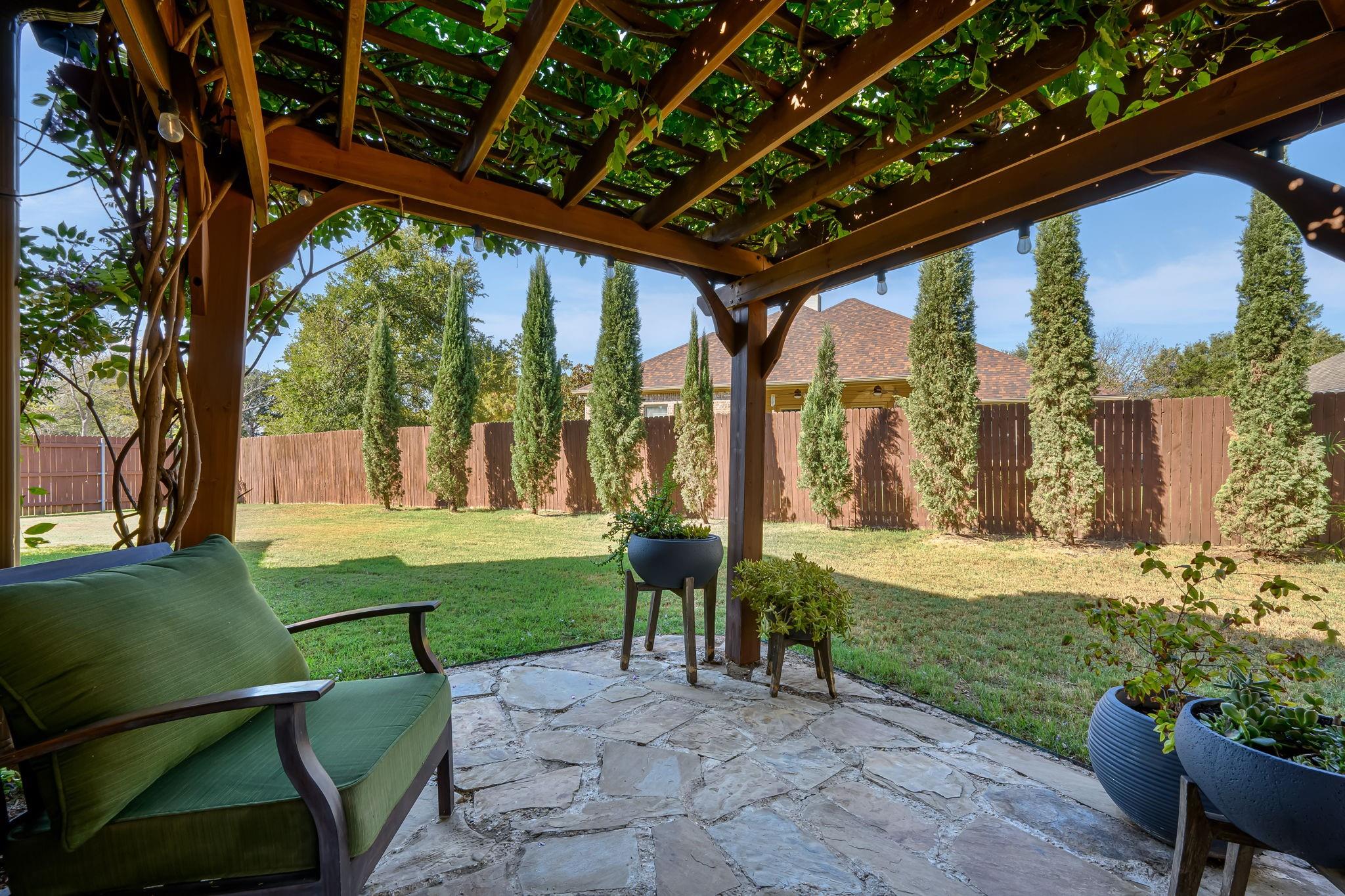 main property photo 28