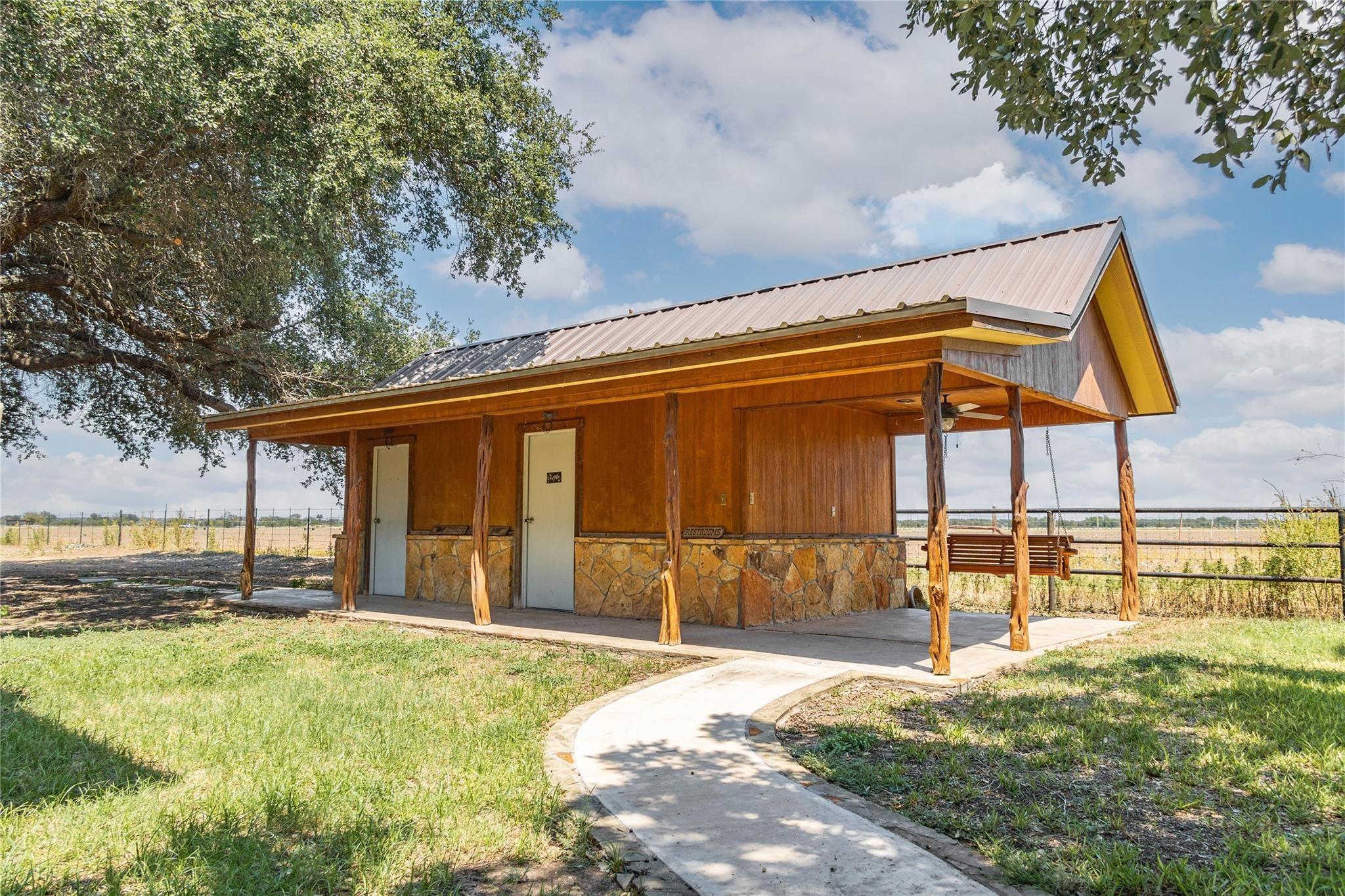 main property photo 36