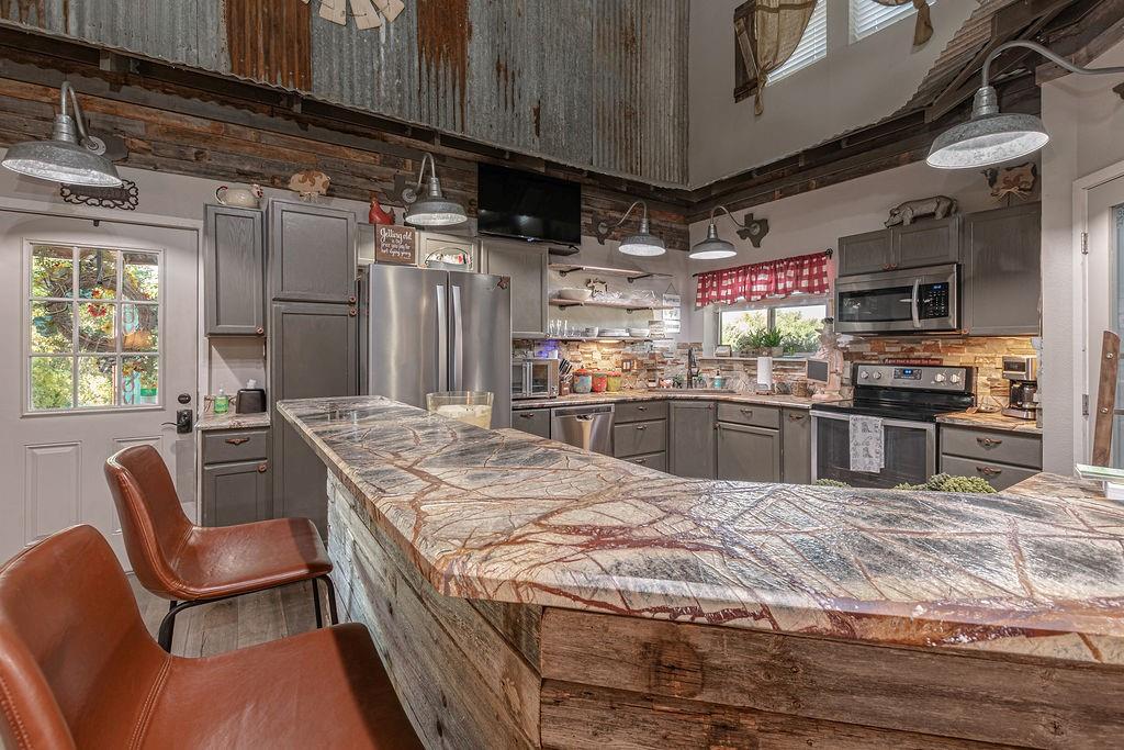 main property photo 16