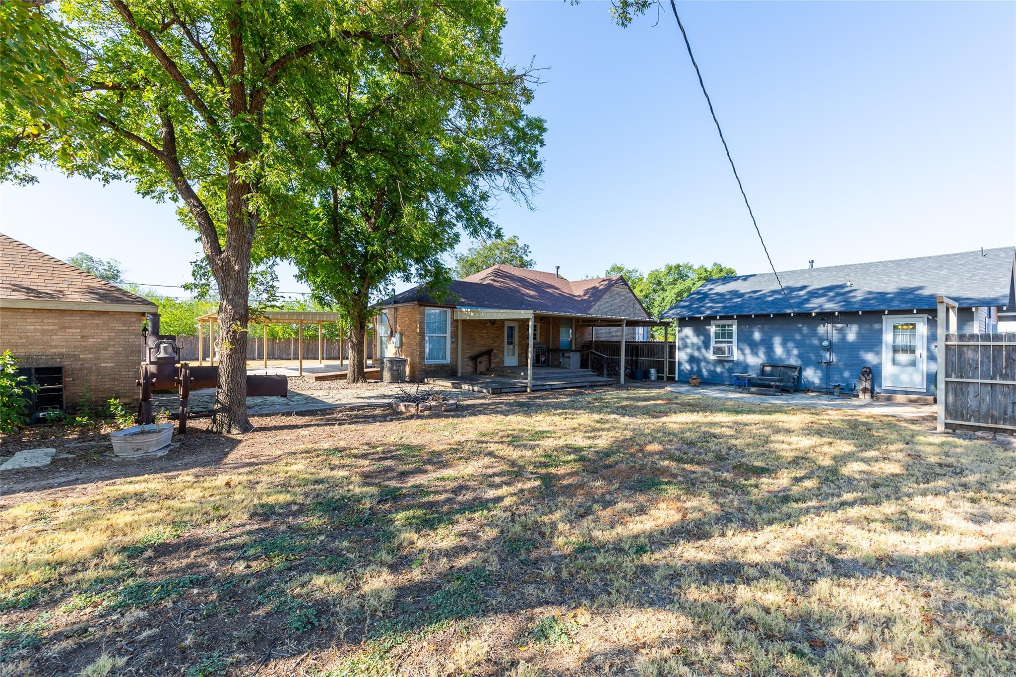 main property photo 22