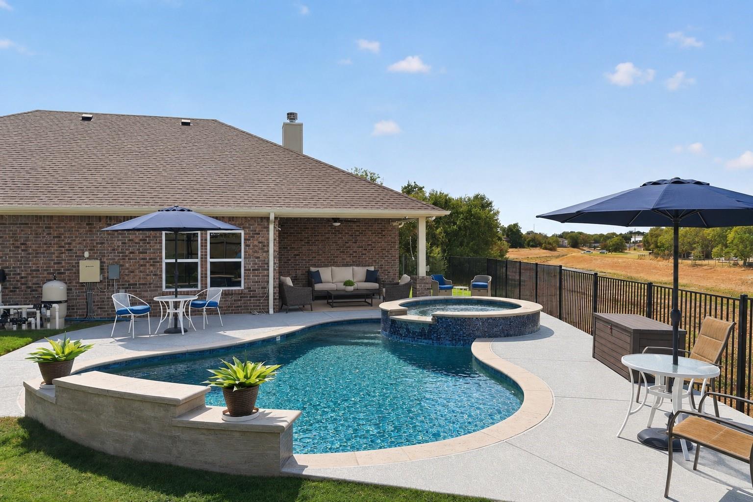 main property photo 30