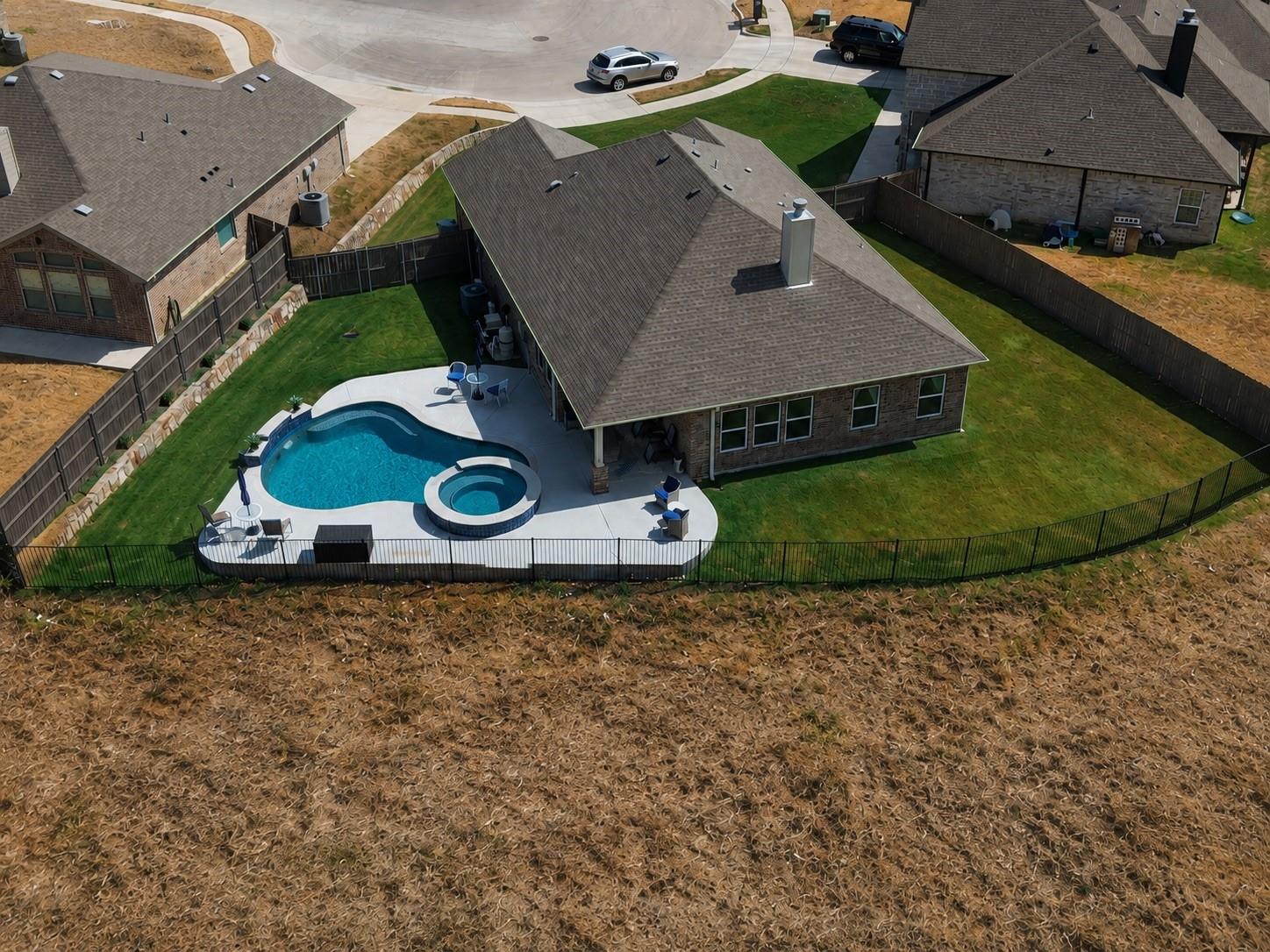 main property photo 32
