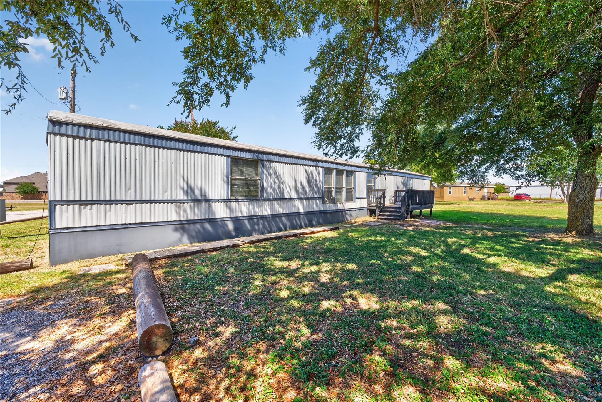 main property photo 21