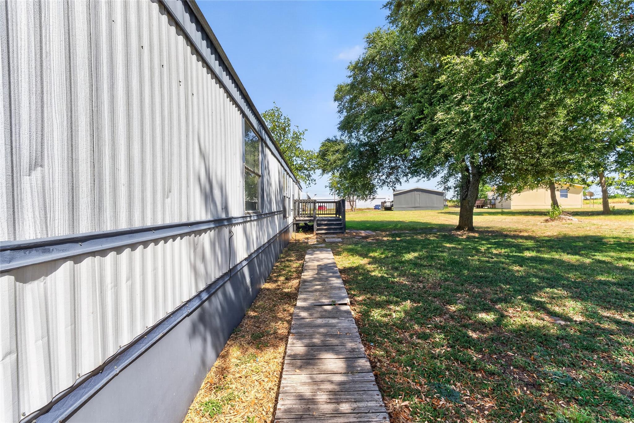 main property photo 23