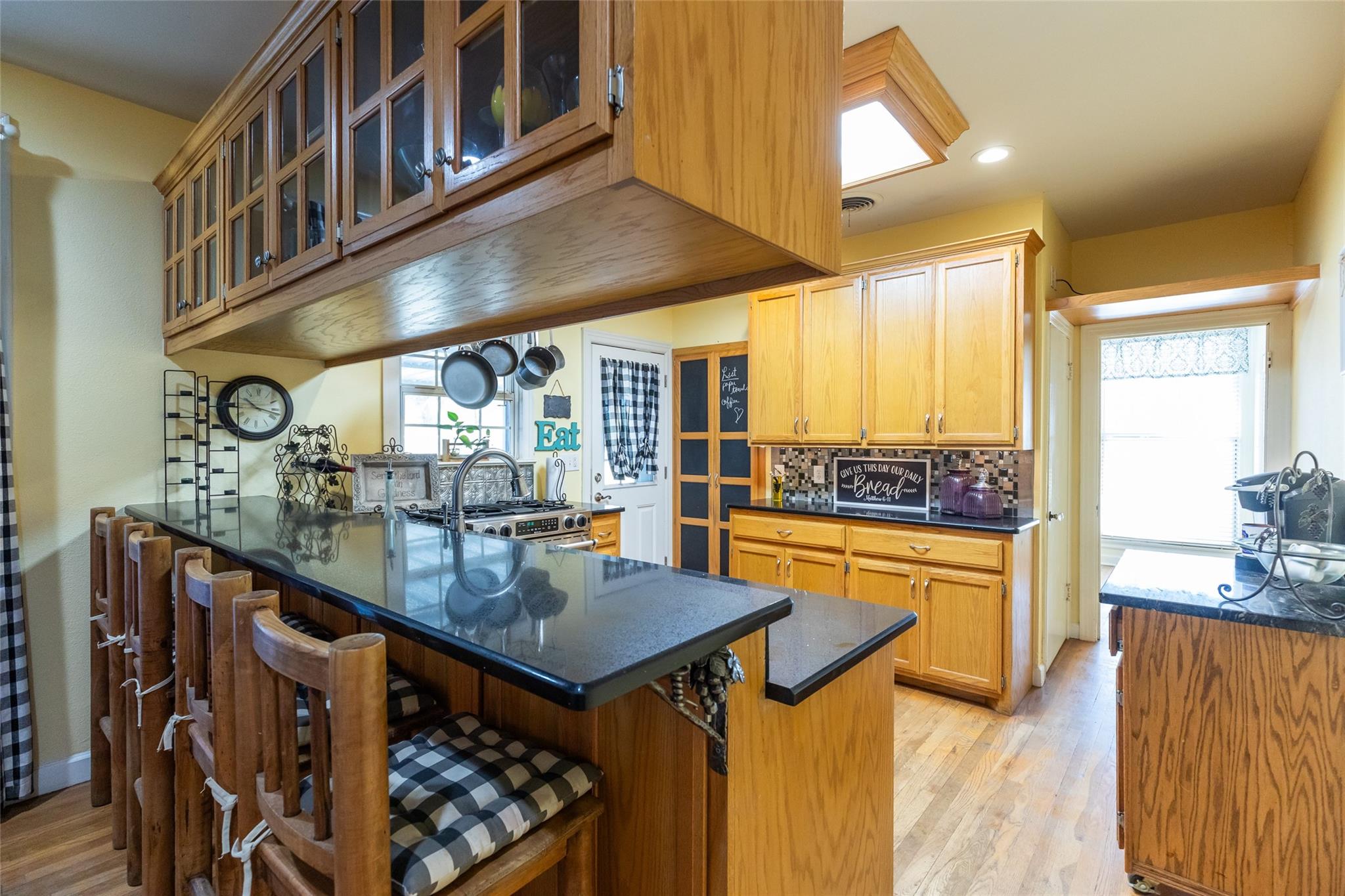 main property photo 11