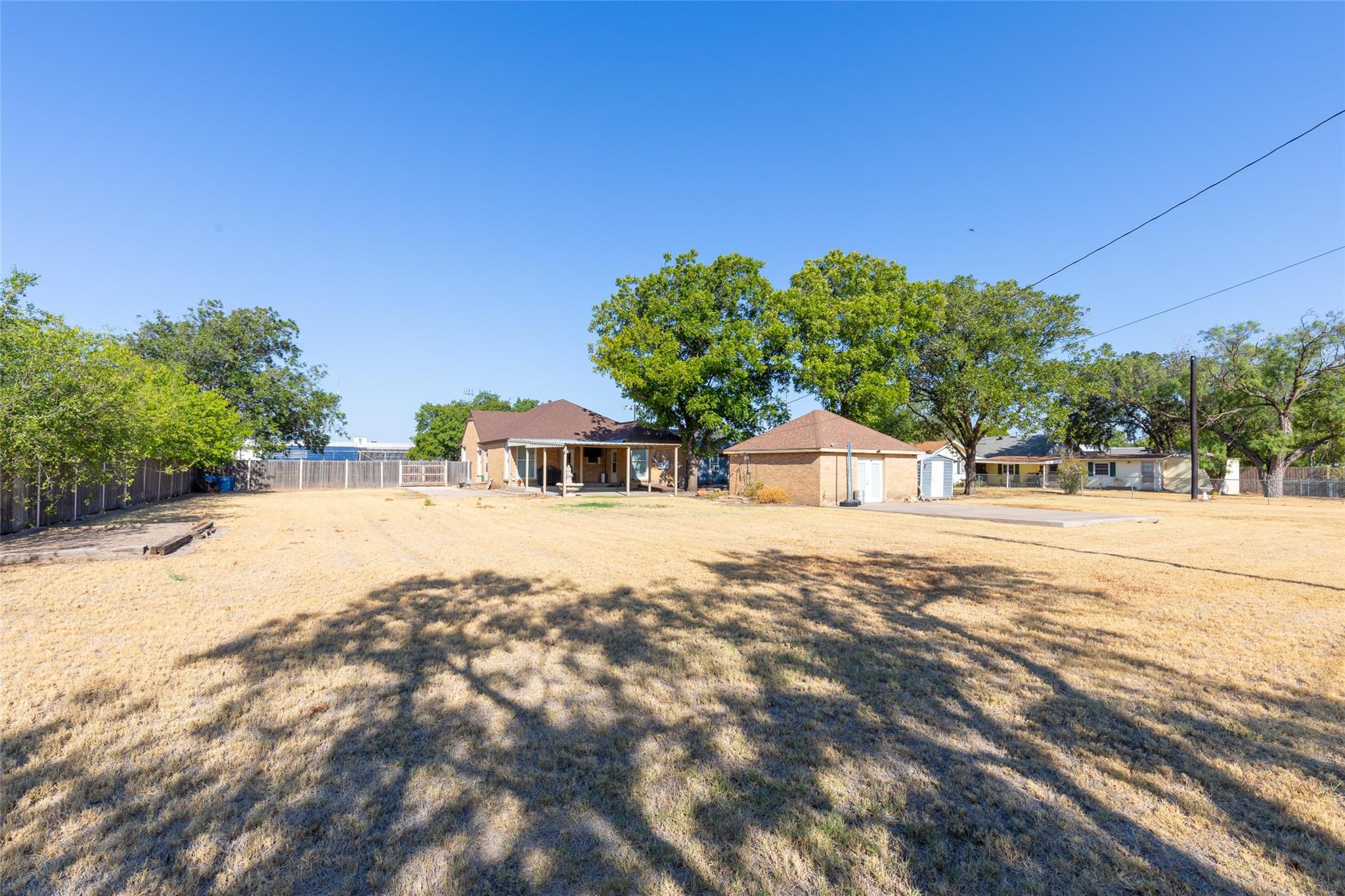 main property photo 34