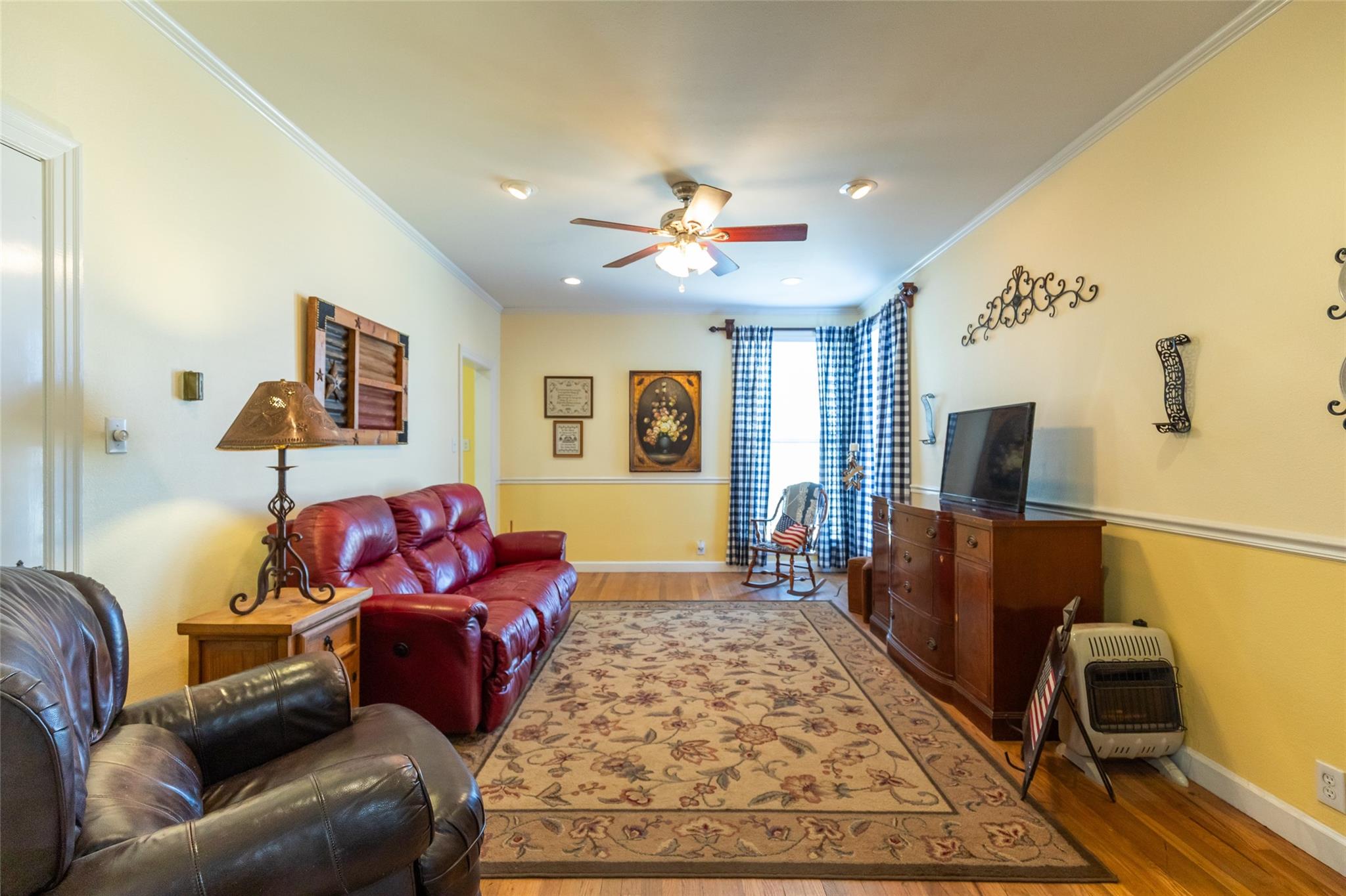 main property photo 9