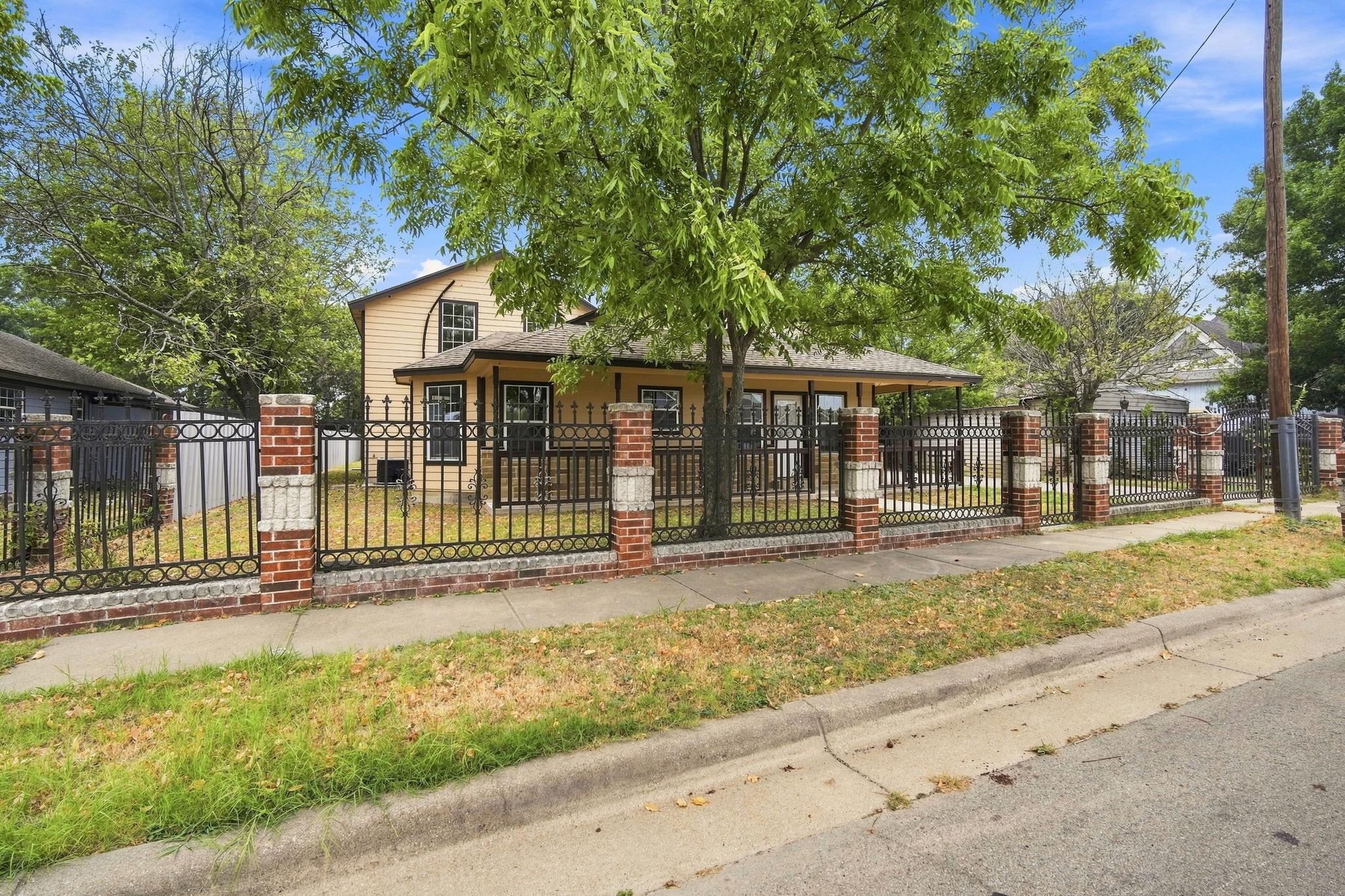 main property photo 2