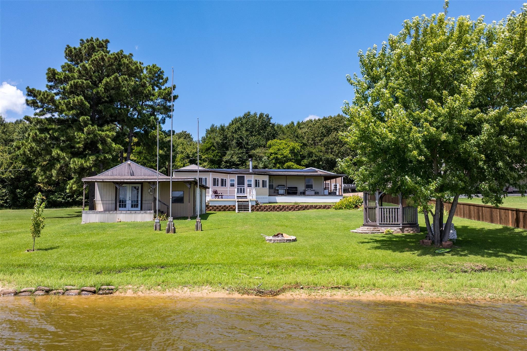 main property photo 33